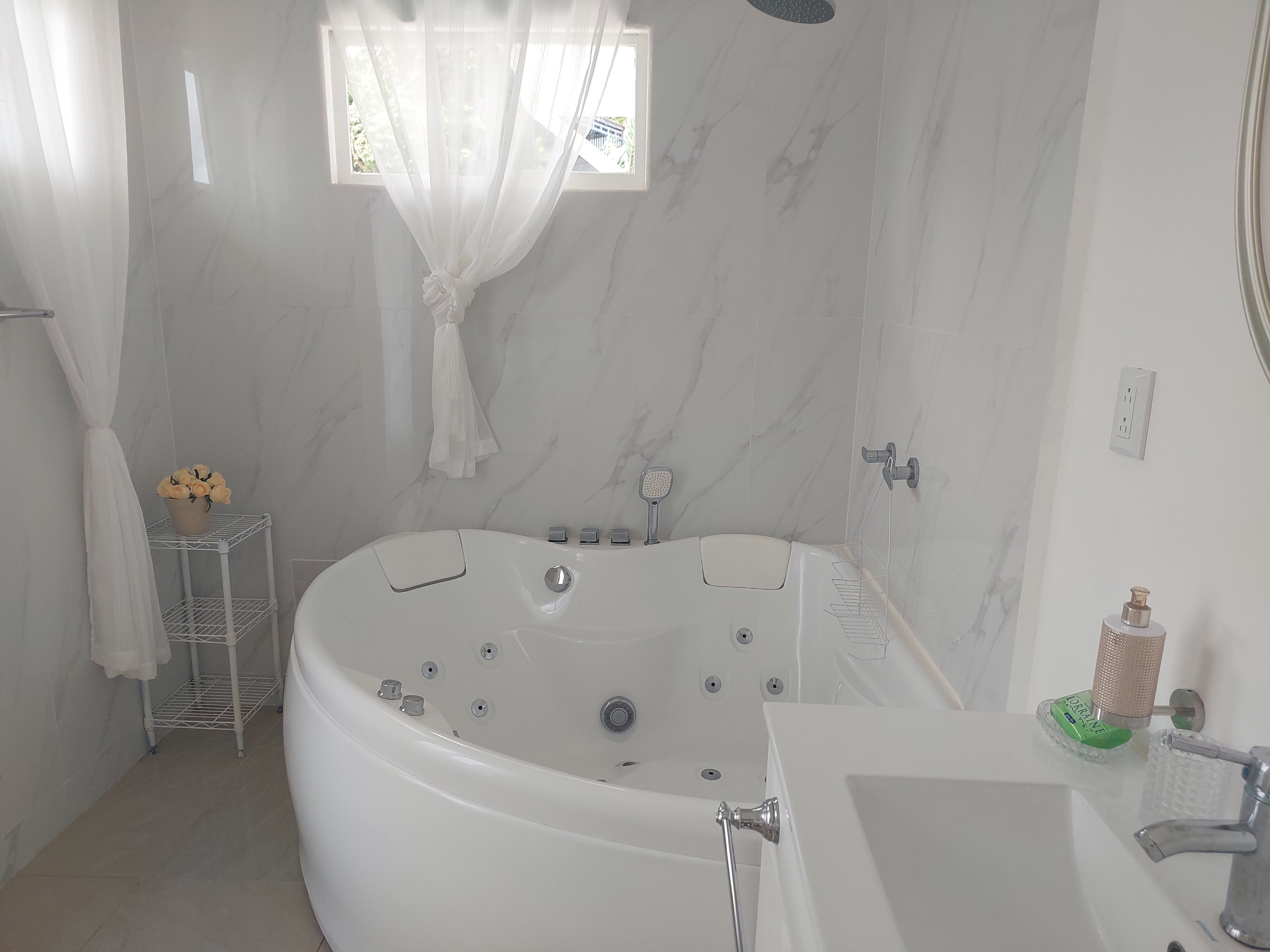 Luxury 7.41 Acre Estate 13 BD 10 BA w/ beautiful views of Lake Arenal & the Volcano  photo 37