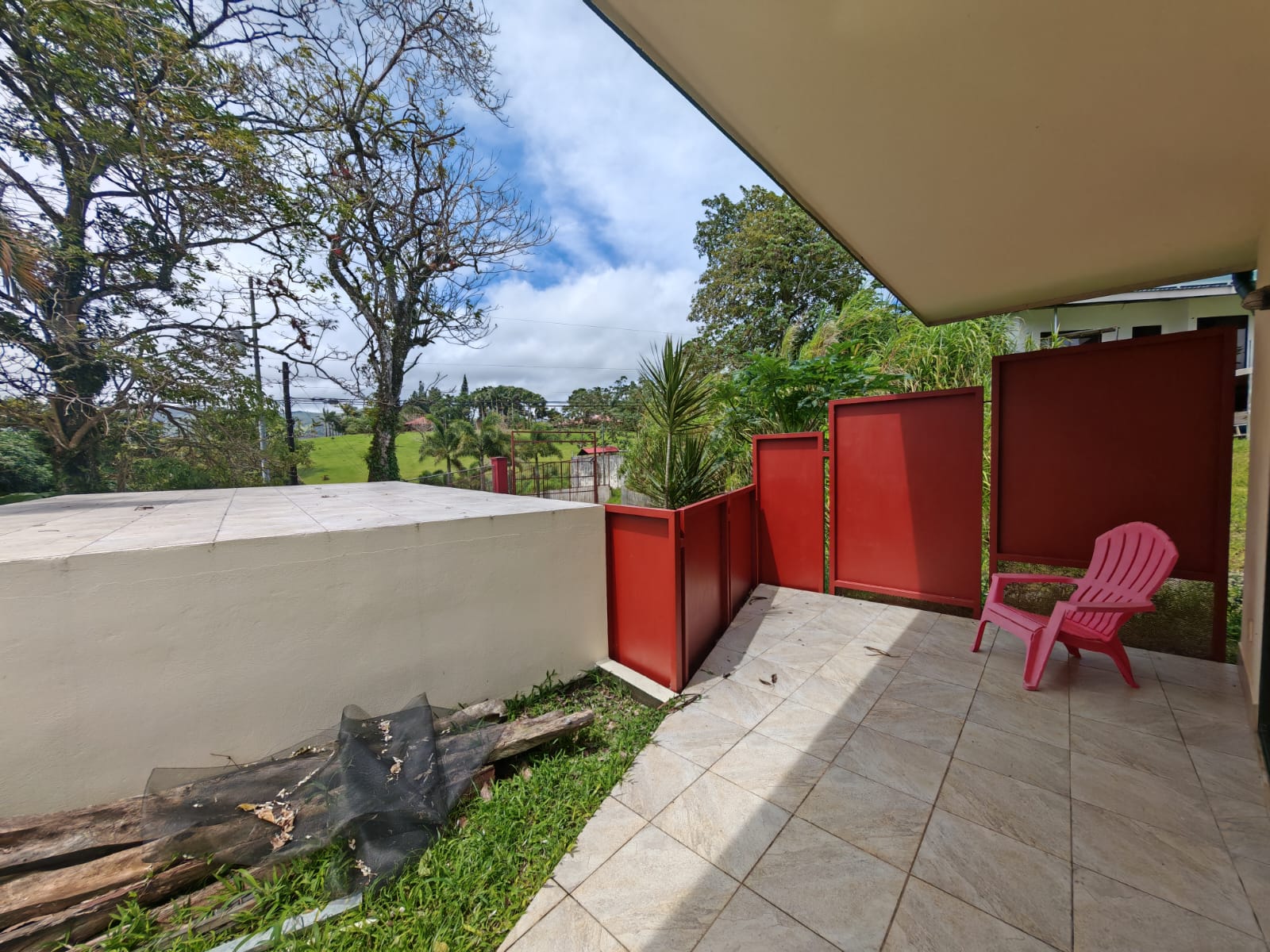 Charming 2BR Home + 1BR Casita on 1,000 m² Lot with Volcano & Lake Views photo 37