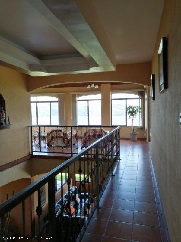 Luxury Manor with Far-reaching Lake Views In Nuevo Arenal photo 9
