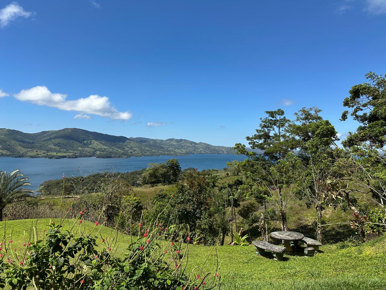 Lovely 3-Bedroom 2 Bathroom Home with Panoramic Lake & Mountain Views  photo 14