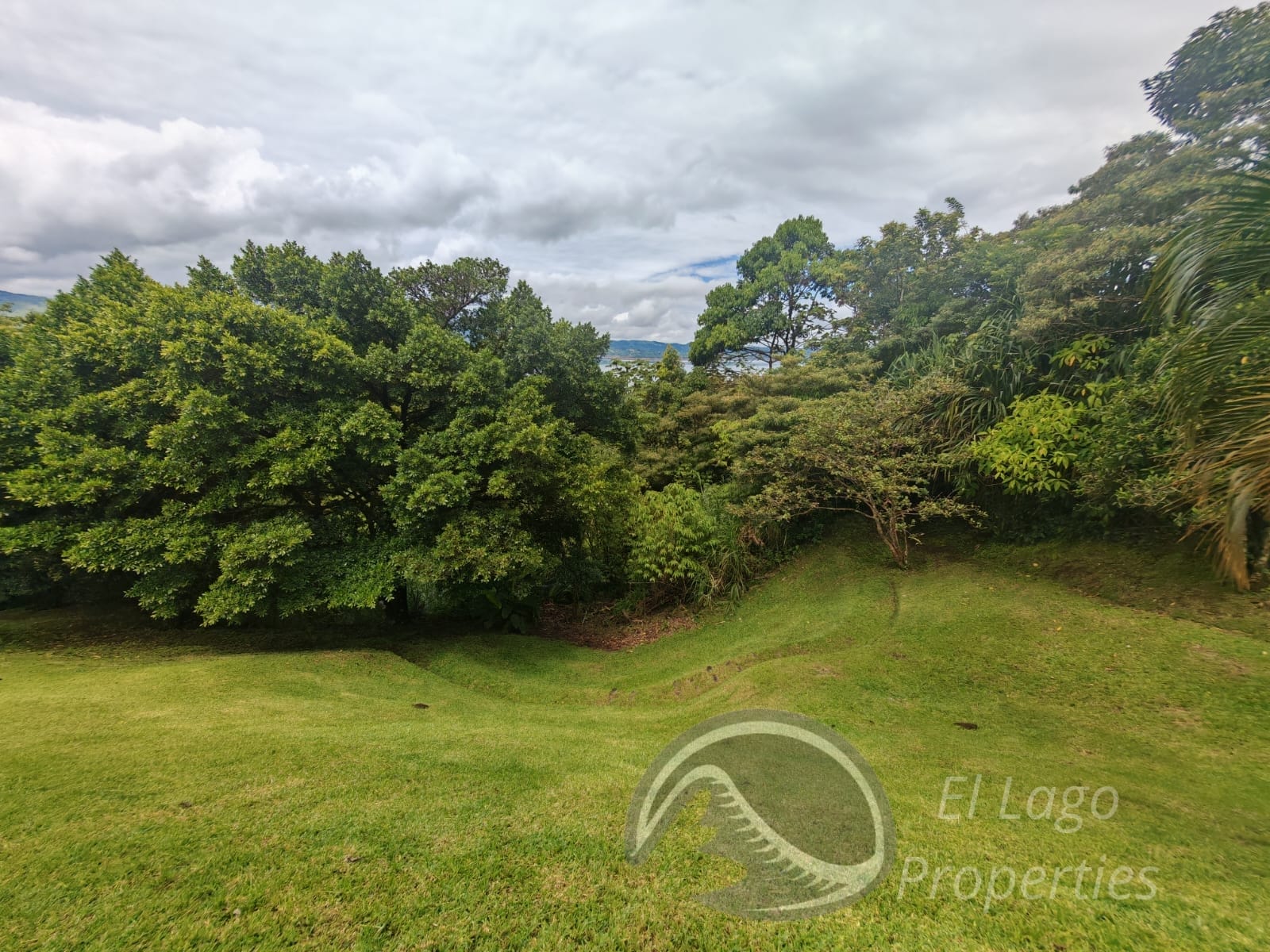 Luxurious Home 4 BD 4 BA With Amazing Lake Views In Nuevo Arenal  photo 44