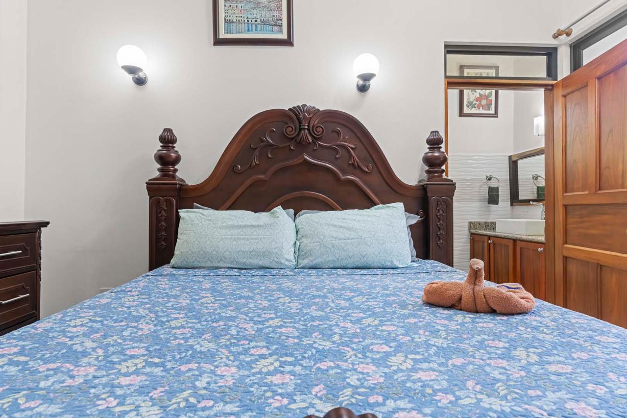 Beautiful 3-Story Property with 4 Apartments, Pool & Panoramic Comforts photo 28