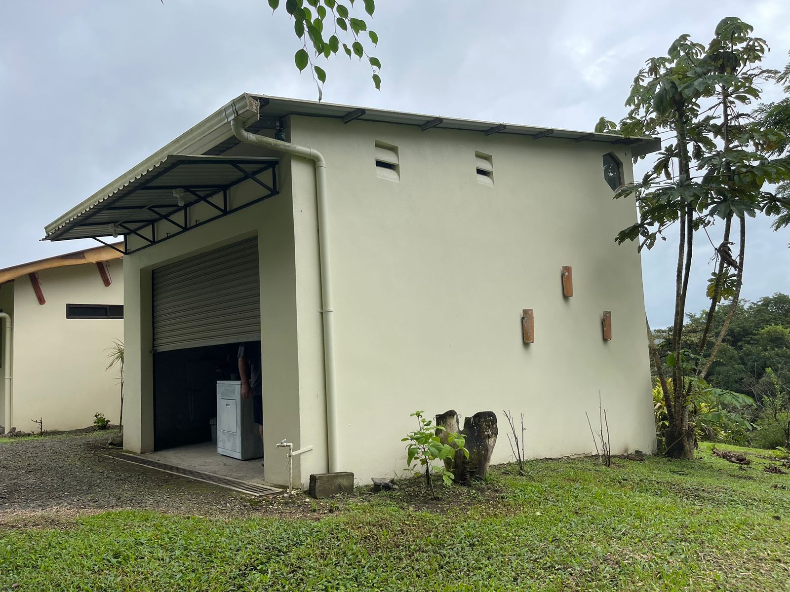 Charming 132 m² Home on 5,000 m² Lot w/ Creek in a Gated Community photo 6