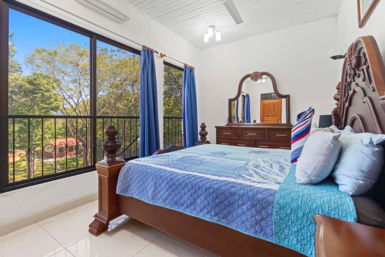 Beautiful 3-Story Property with 4 Apartments, Pool & Panoramic Comforts photo 27