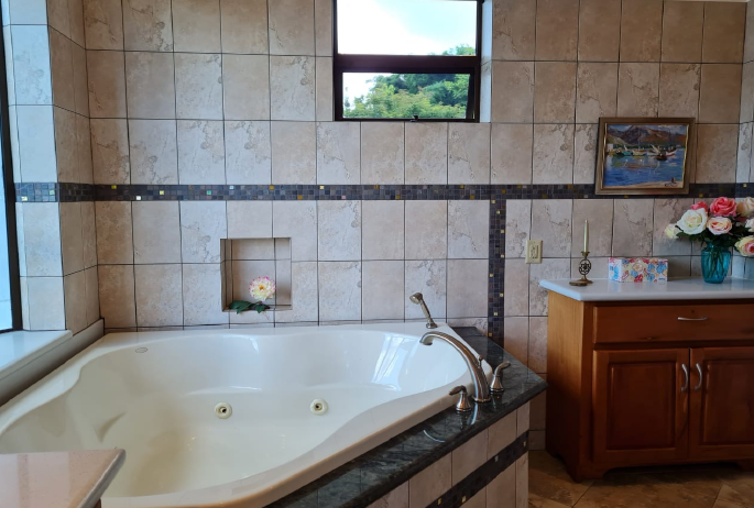 Villa Corazón: Luxury 4BD, 3.5BA Home + 3BD, 3.5BA GuestHouse w/ LAKE ACCESS photo 24