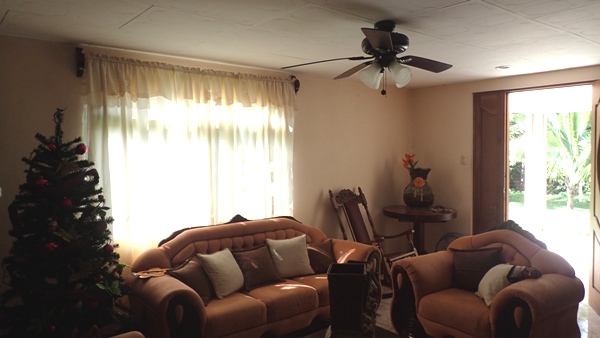 Lovely Remodeled 3 BR, Only 3 Blocks from Nuevo Arenal Town photo 6
