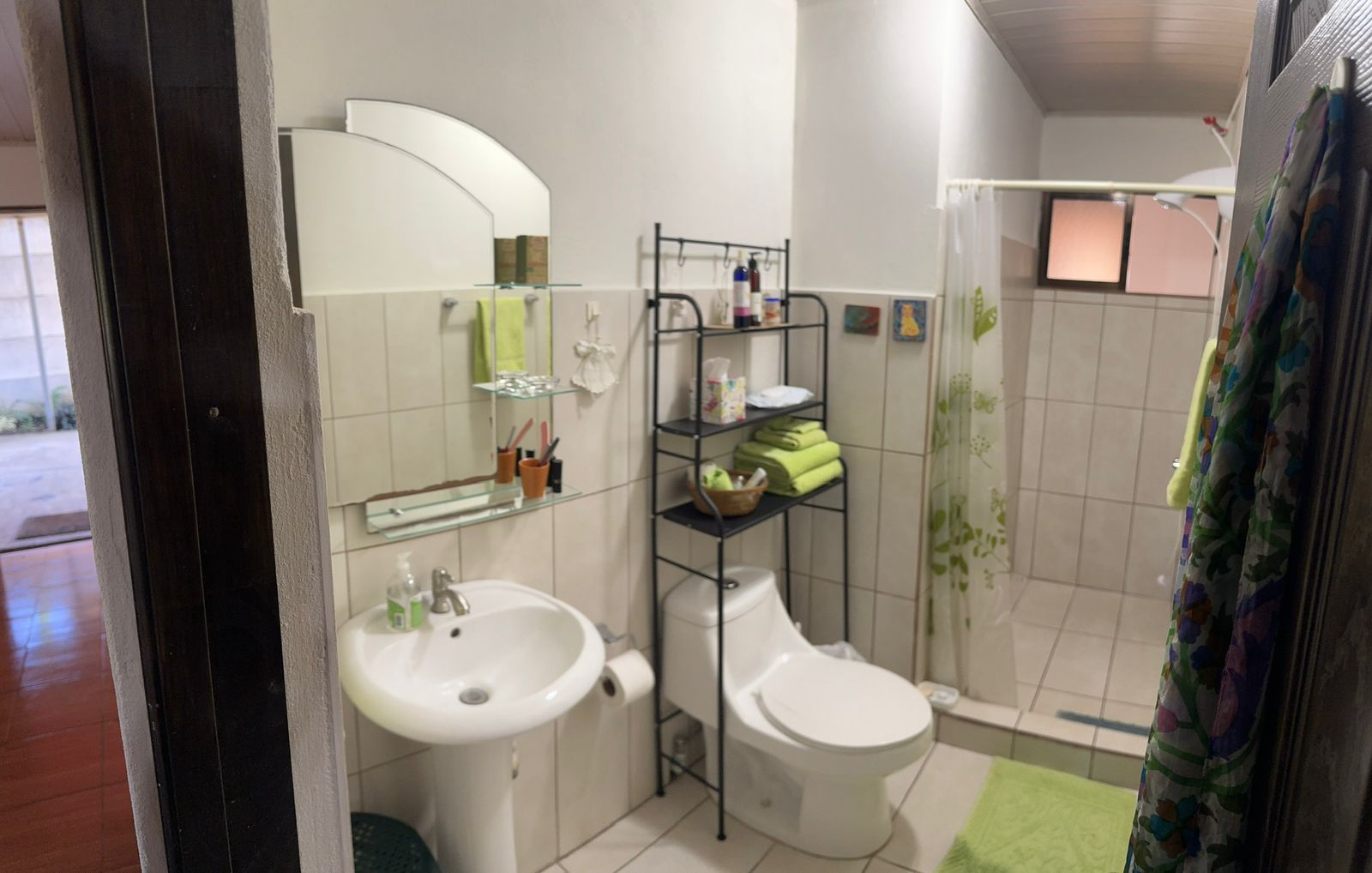 4-Bedroom, 2-Bathroom Home on 870 m² (0.21 Acre) in Tronadora   photo 6