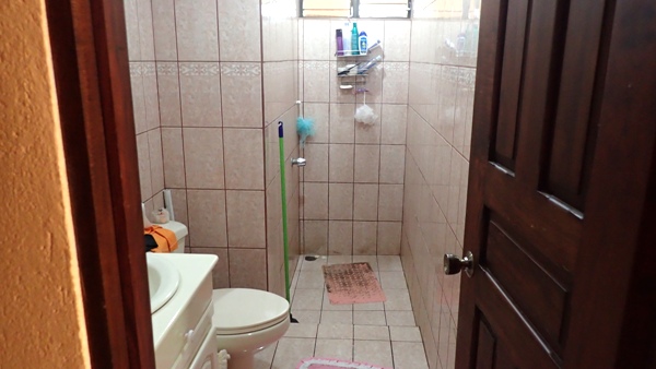 Lovely Remodeled 3 BR, Only 3 Blocks from Nuevo Arenal Town photo 10