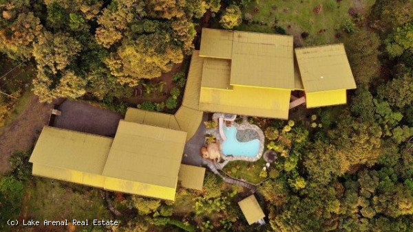 Modern Bali-Style Home, 8 BD, 5 BA 3,70 Acre In Nuevo Arenal photo 6