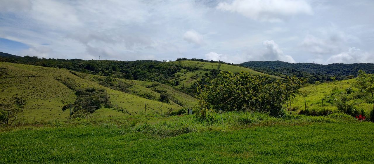 Luxury 2 Bedroom / 2 Bathroom Home W/  Stunning Lake & Volcano Views photo 40