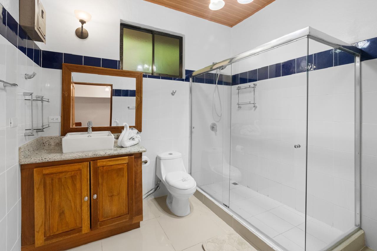 Luxury 19-Bedroom Property with Pools, Gardens & Stunning Ocean Views  photo 38