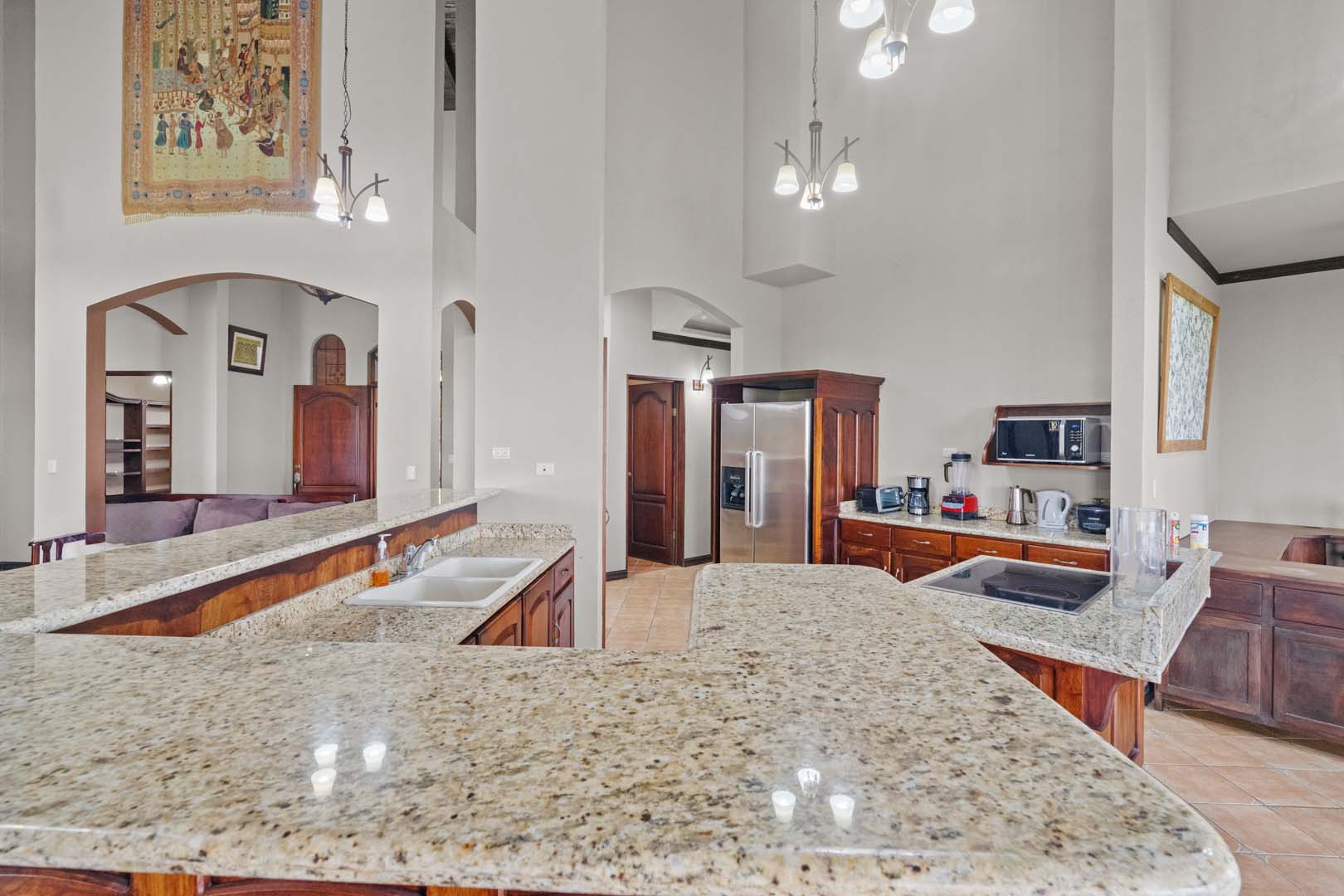 Luxury Home w/ Stunning Mountain Views on a 10,000 m² Estate photo 10