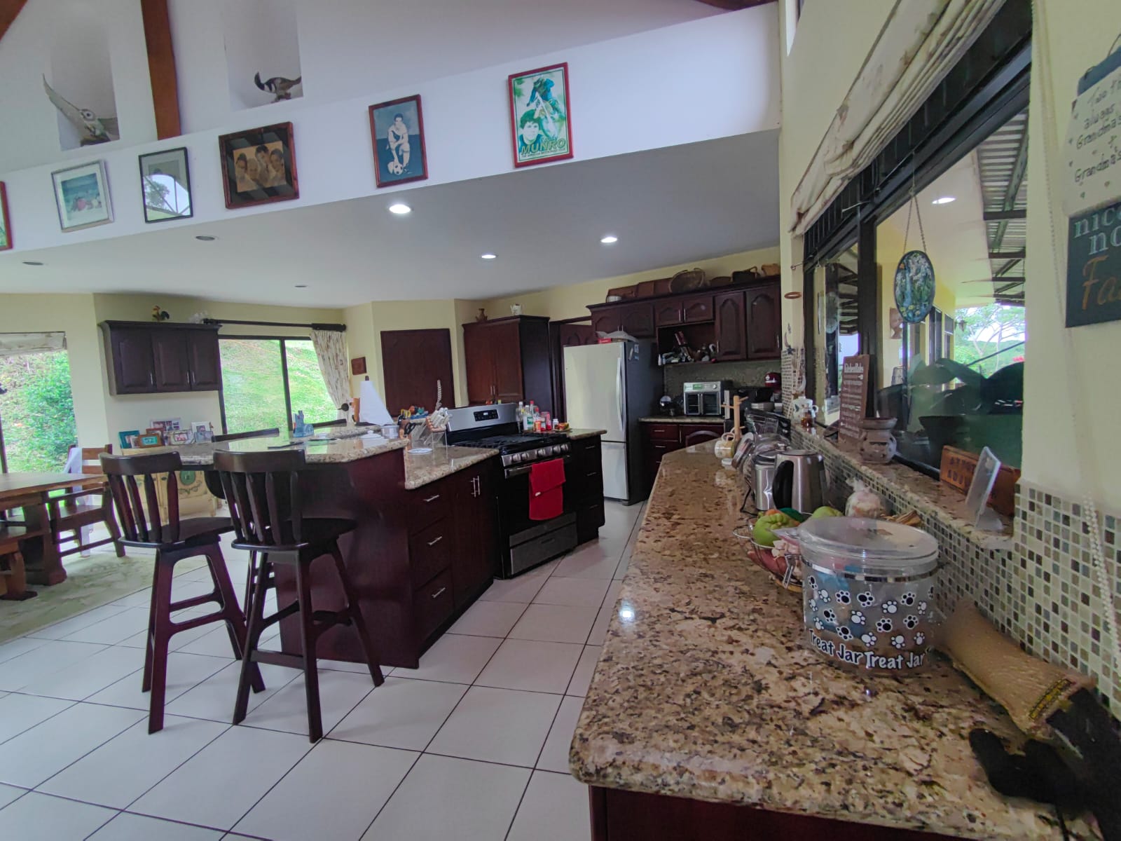 Sprawling, 2 BD/2 BA Home+Office+Apt+Stables+Green House in Tronadora photo 12