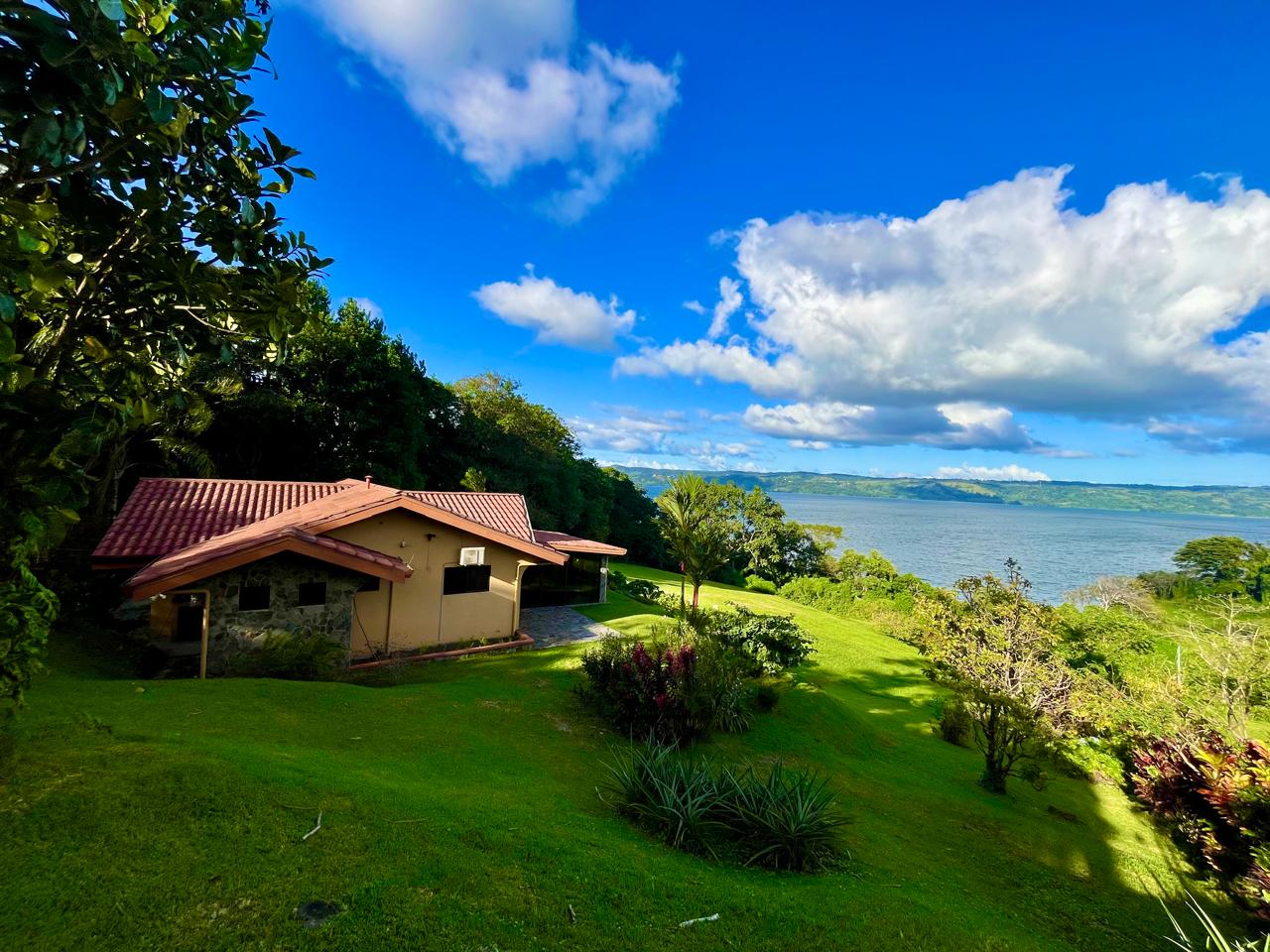 Beautiful Lake & Volcano View Home in Gated Community – Fully Furnished  photo 43