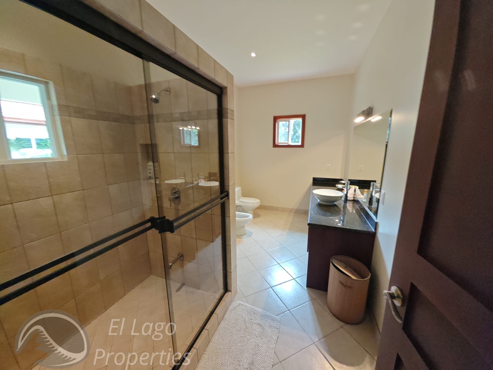 Luxurious Home 4 BD 4 BA With Amazing Lake Views In Nuevo Arenal  photo 35