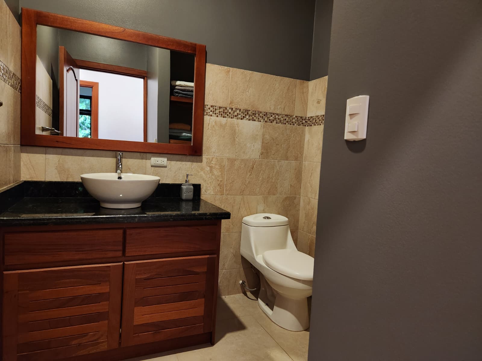 Beautiful Furnished Home 2BD 2.5 BA w/ Lake View in Nuevo Arenal photo 24