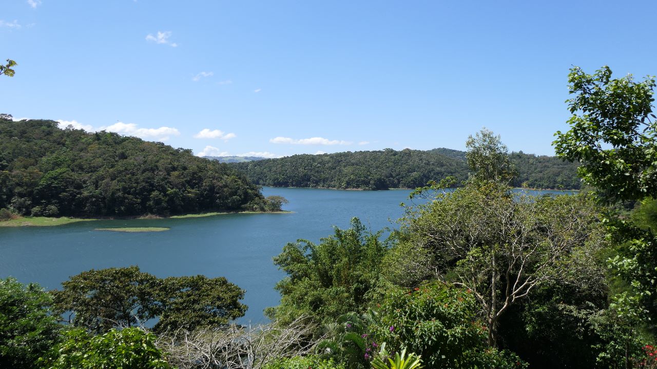 A new beautiful 2 BD/2 BA lake, volcano & rain forest view Casita  photo 40