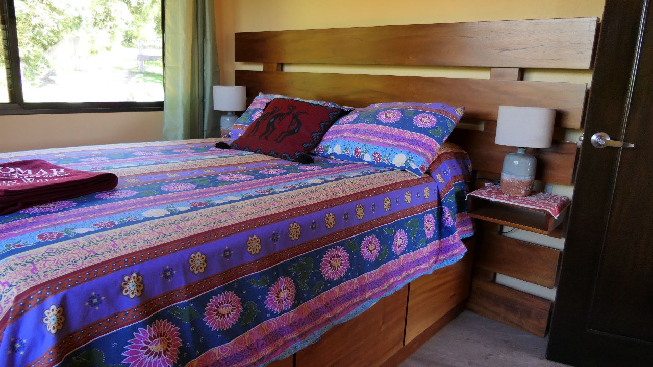 A new beautiful 2 BD/2 BA lake, volcano & rain forest view Casita  photo 11