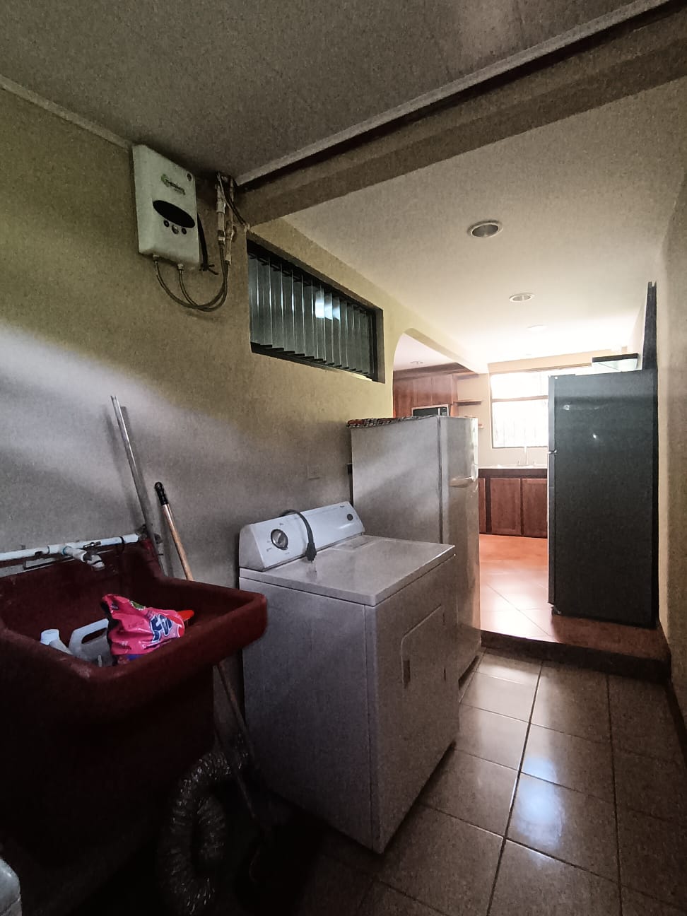 Beautiful Home 2BD 1BA in a 19424.9 m2 (4.8 Acre) Lot w/ Private Spring  photo 11