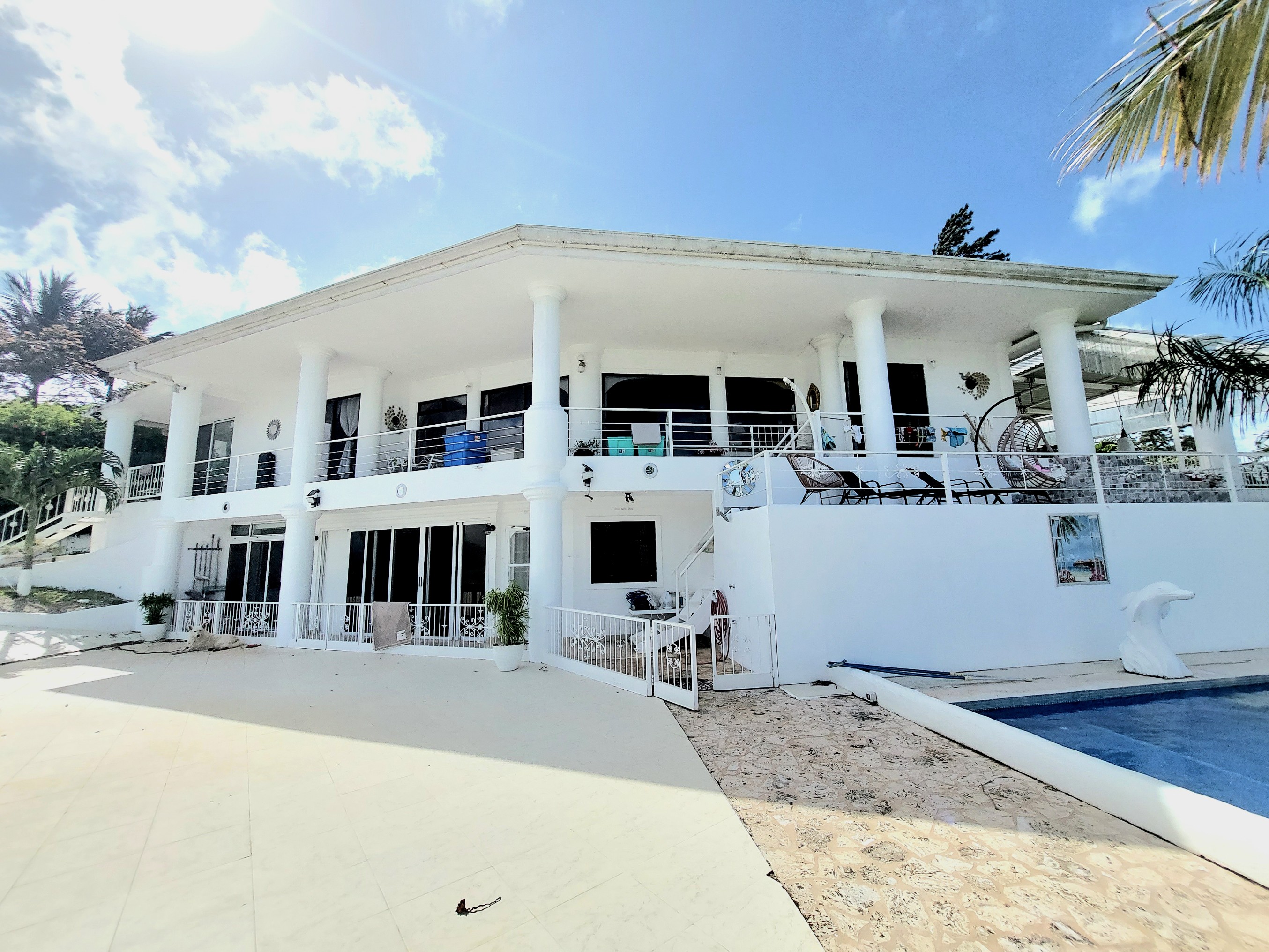 Luxury 7.41 Acre Estate 13 BD 10 BA w/ beautiful views of Lake Arenal & the Volcano  photo 10