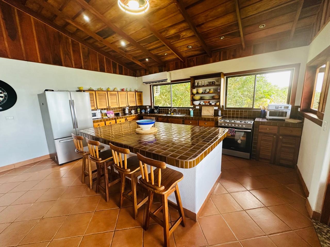 Spacious Home with Guest House, Stunning Views & Natural Beauty In Rio Piedras  photo 6