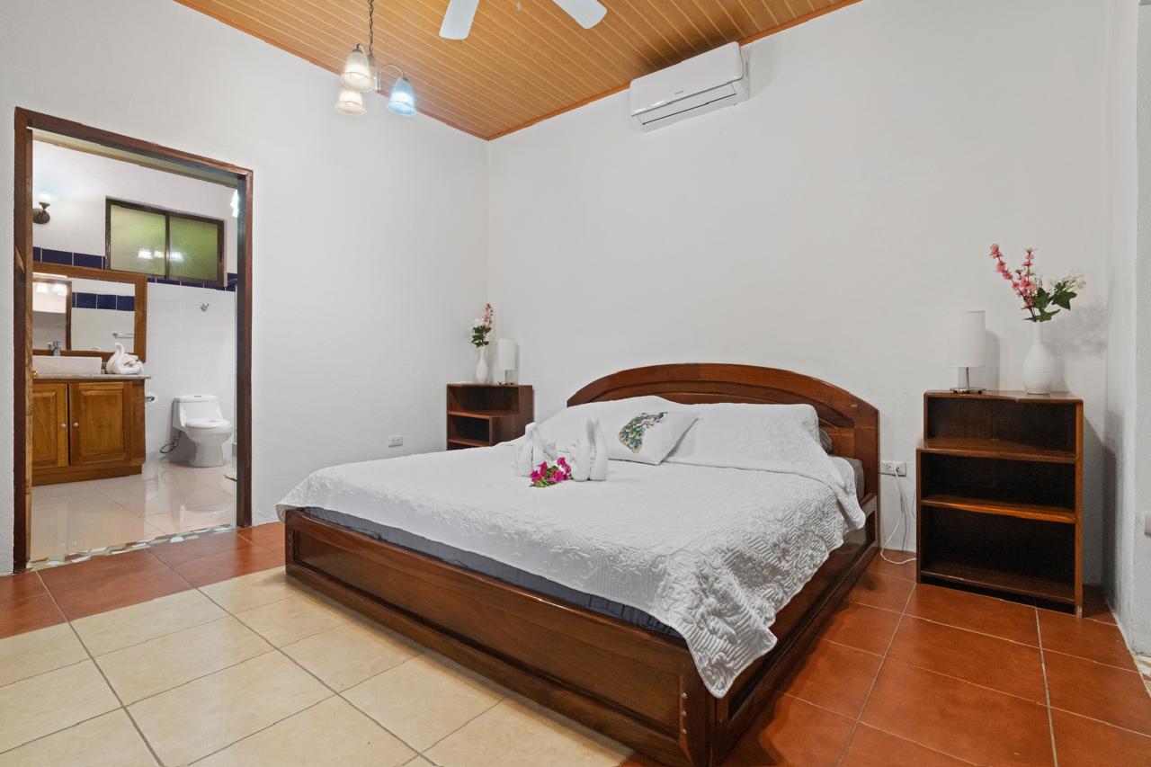 Luxury 19-Bedroom Property with Pools, Gardens & Stunning Ocean Views  photo 32