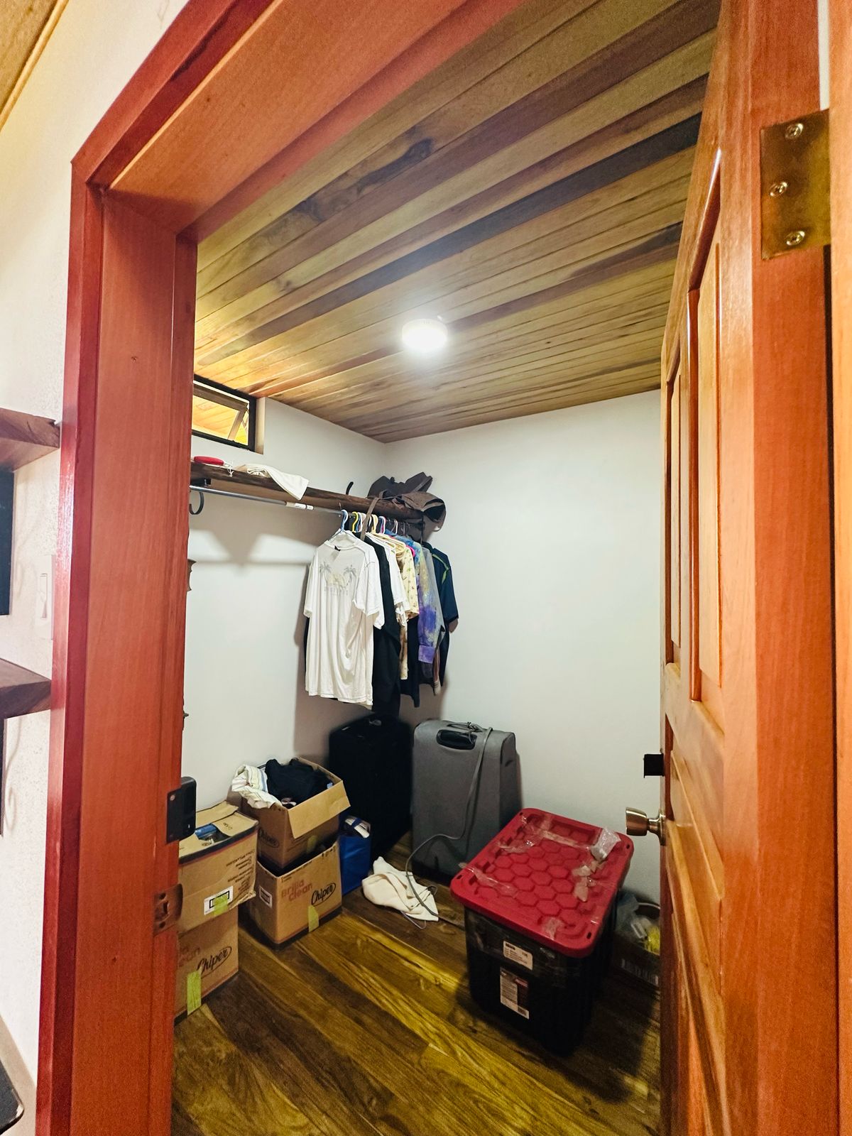 Newly 1 Bedroom 2 Bathroom Home with Lake and Volcano View  photo 11