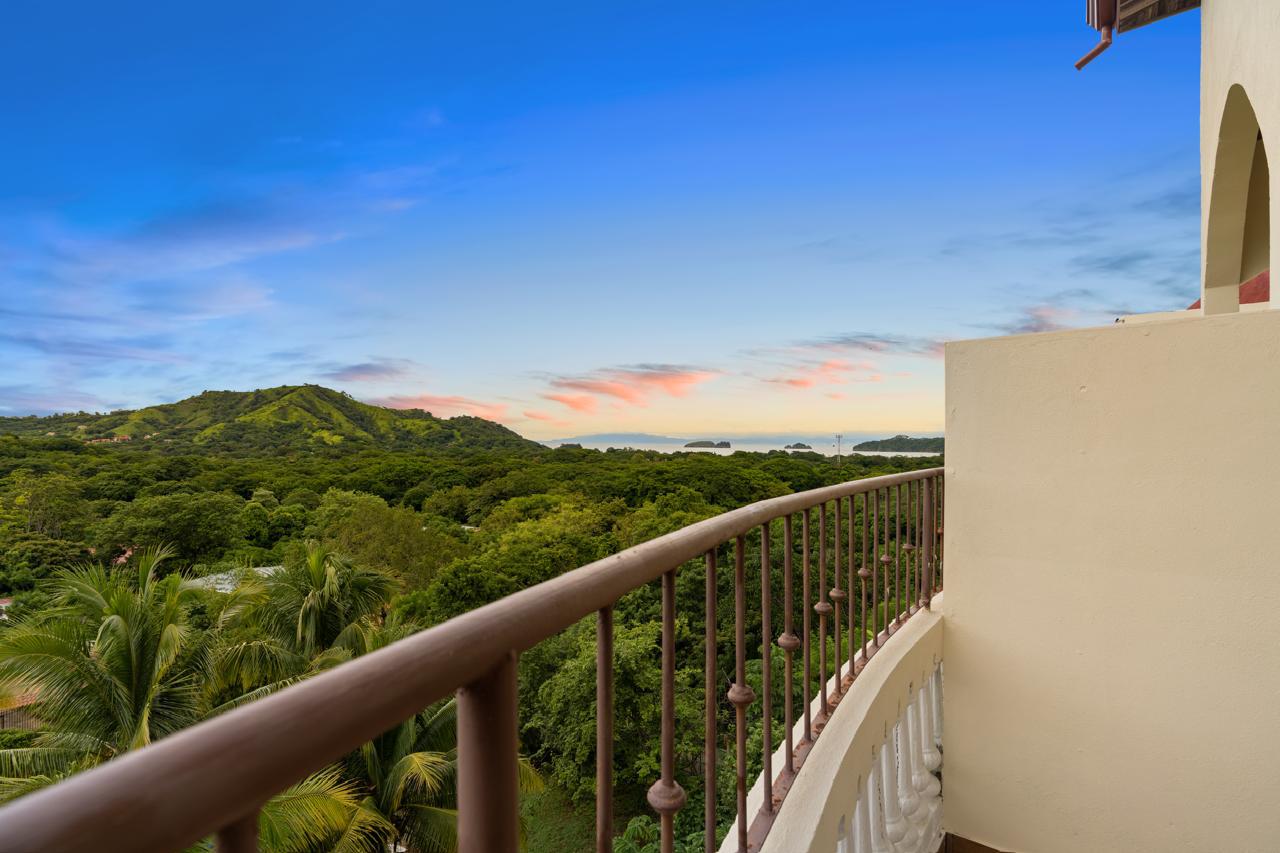 Luxury 19-Bedroom Property with Pools, Gardens & Stunning Ocean Views  photo 48