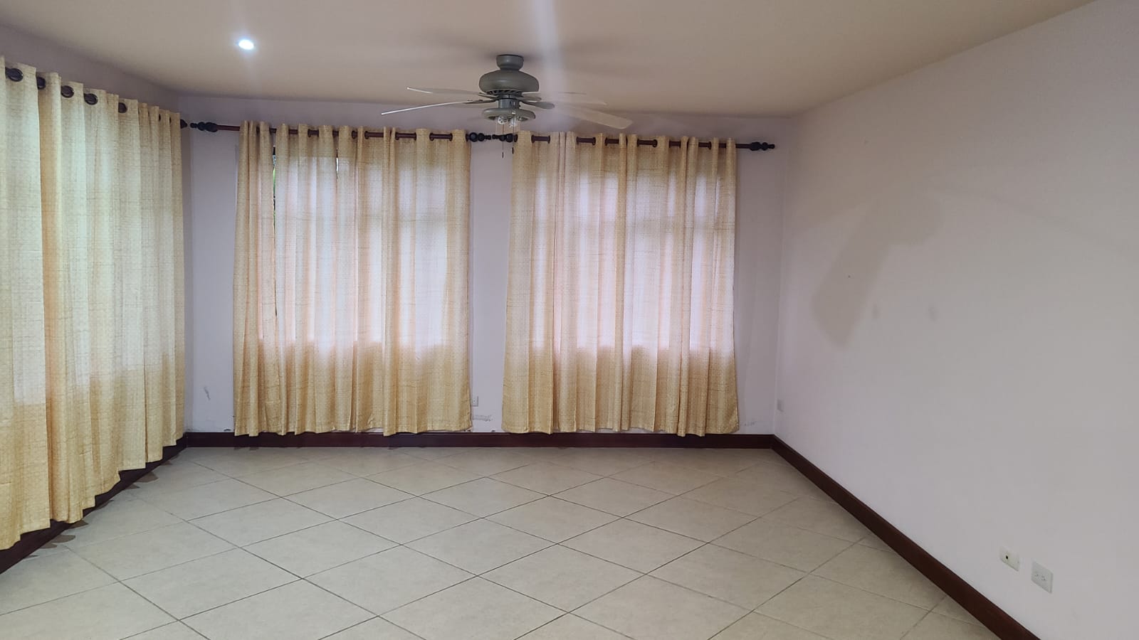 Spacious Two-Story House 3BD 2BA with Lake Arenal Views in Nuevo Arenal photo 12