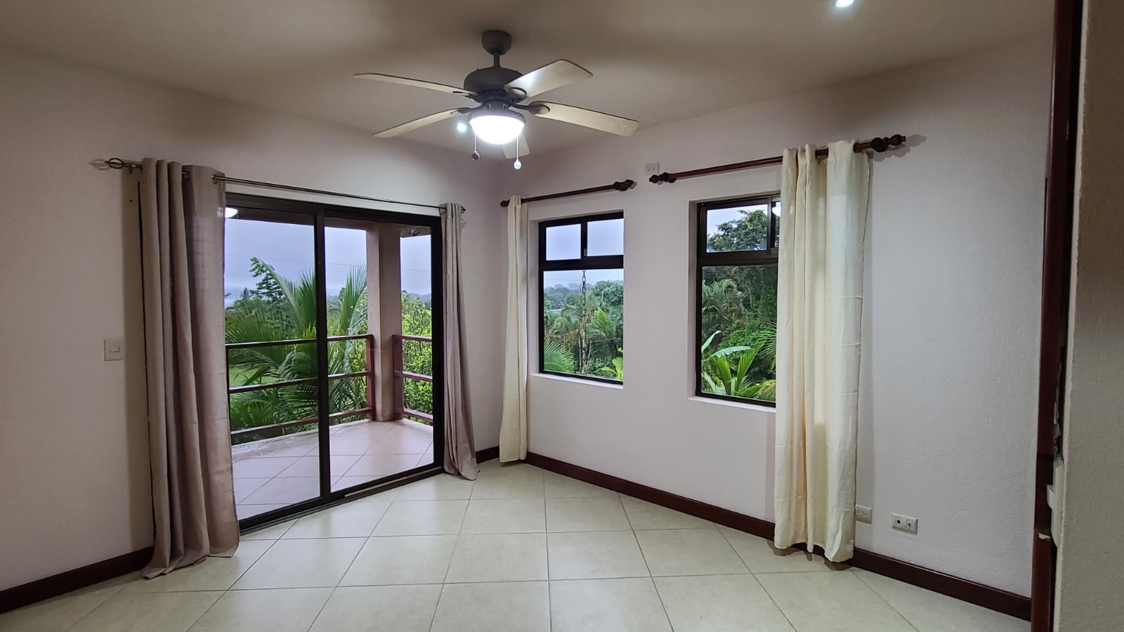 Spacious Two-Story House 3BD 2BA with Lake Arenal Views in Nuevo Arenal photo 11
