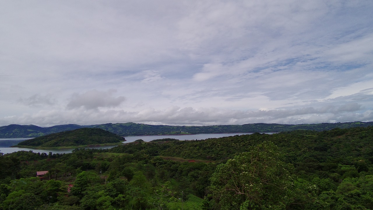 Beautiful 5502 m2 (1.35 Acre) Lolt with Amazing Lake Arenal Views in El Aguacate photo 12