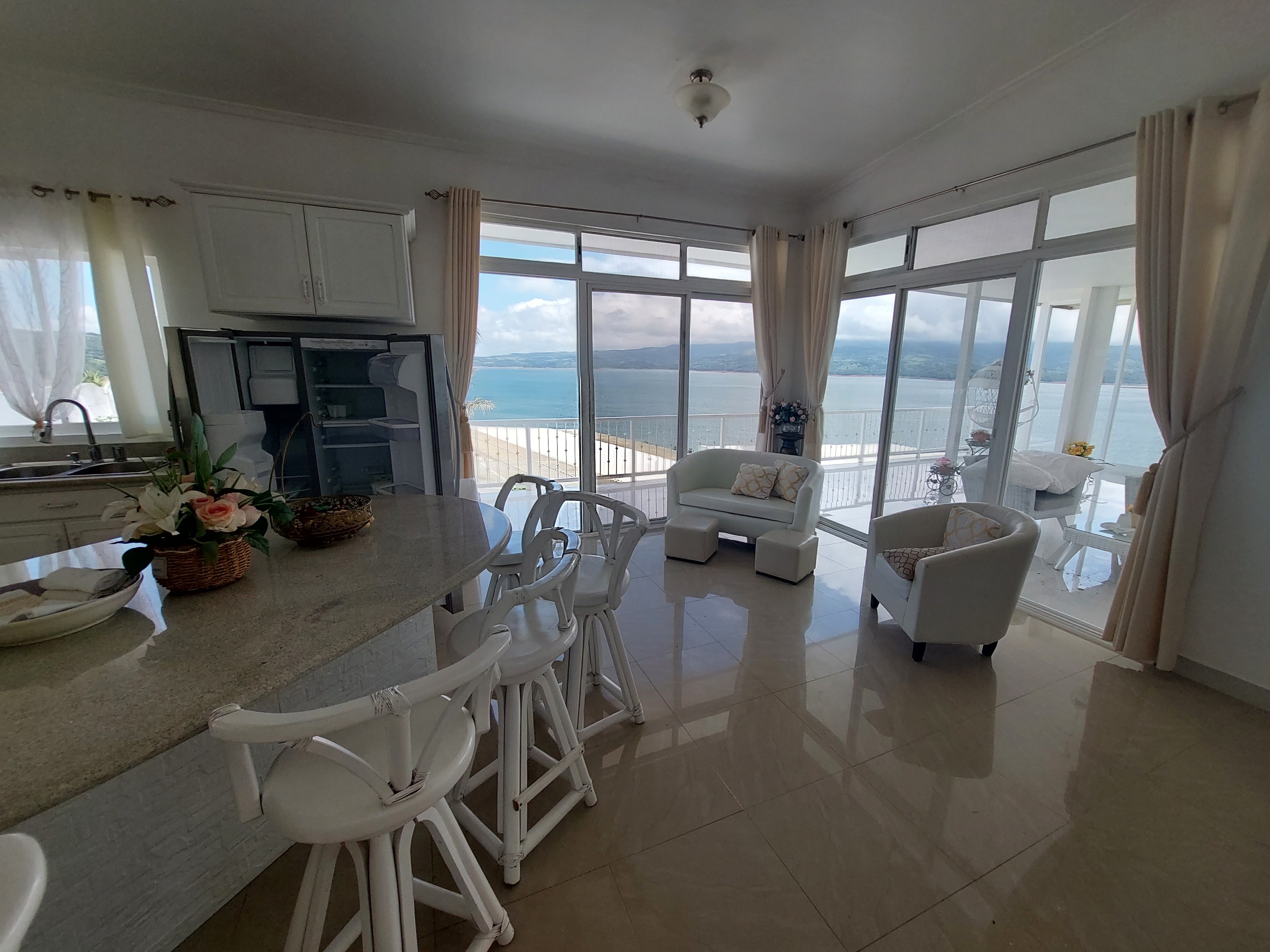 Luxury 7.41 Acre Estate 13 BD 10 BA w/ beautiful views of Lake Arenal & the Volcano  photo 17