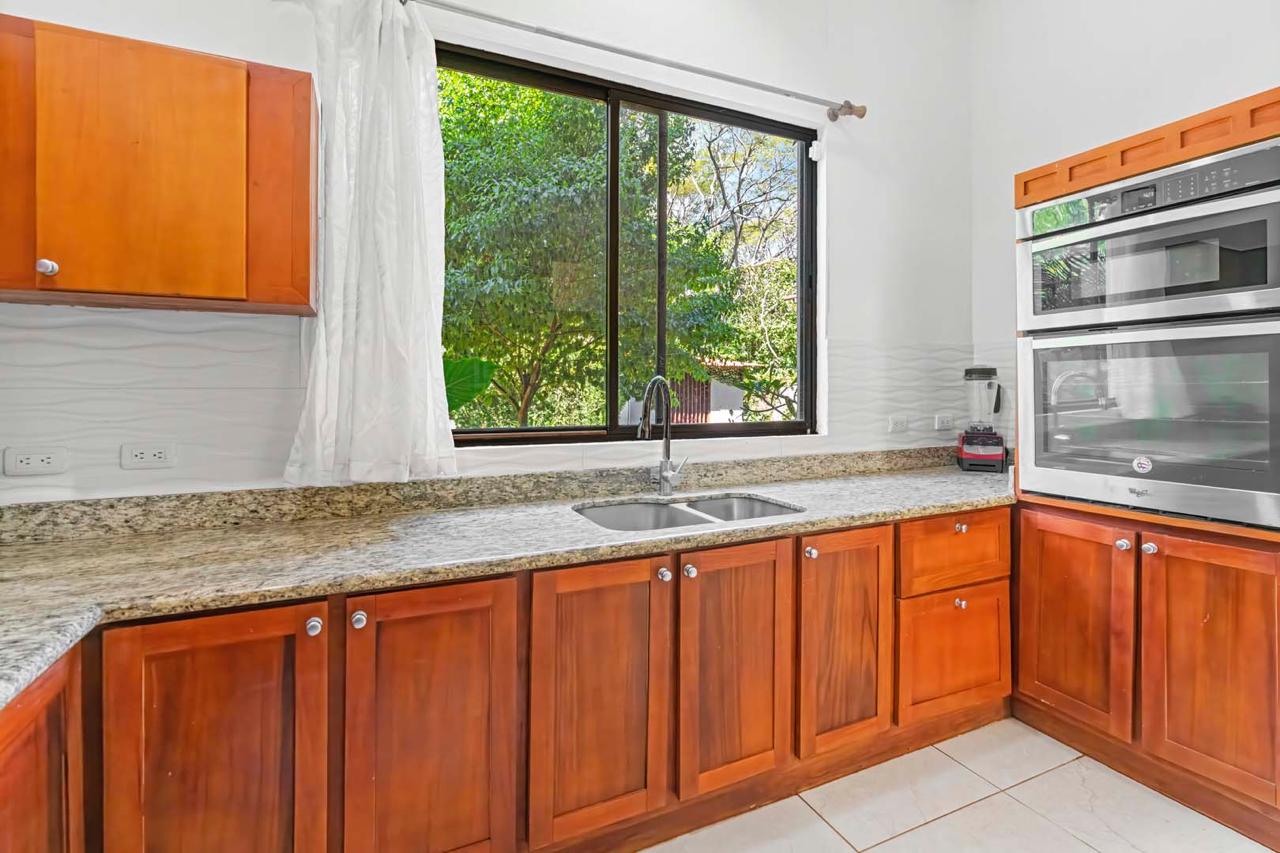 Beautiful 3-Story Property with 4 Apartments, Pool & Panoramic Comforts photo 21