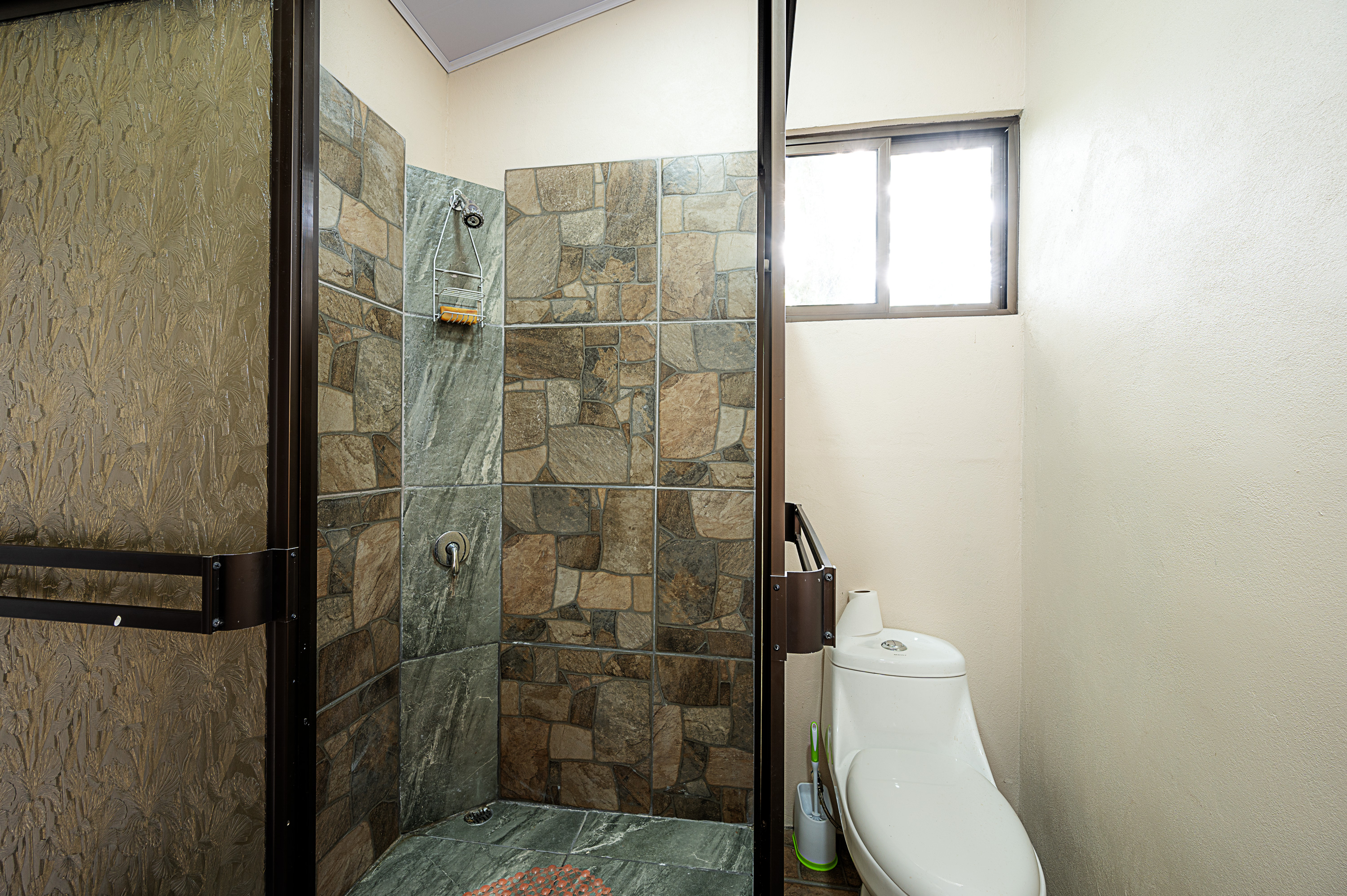 Spacious 4-BD, 3.5-BA Home with Lake Arenal View – Semi-Furnished photo 16