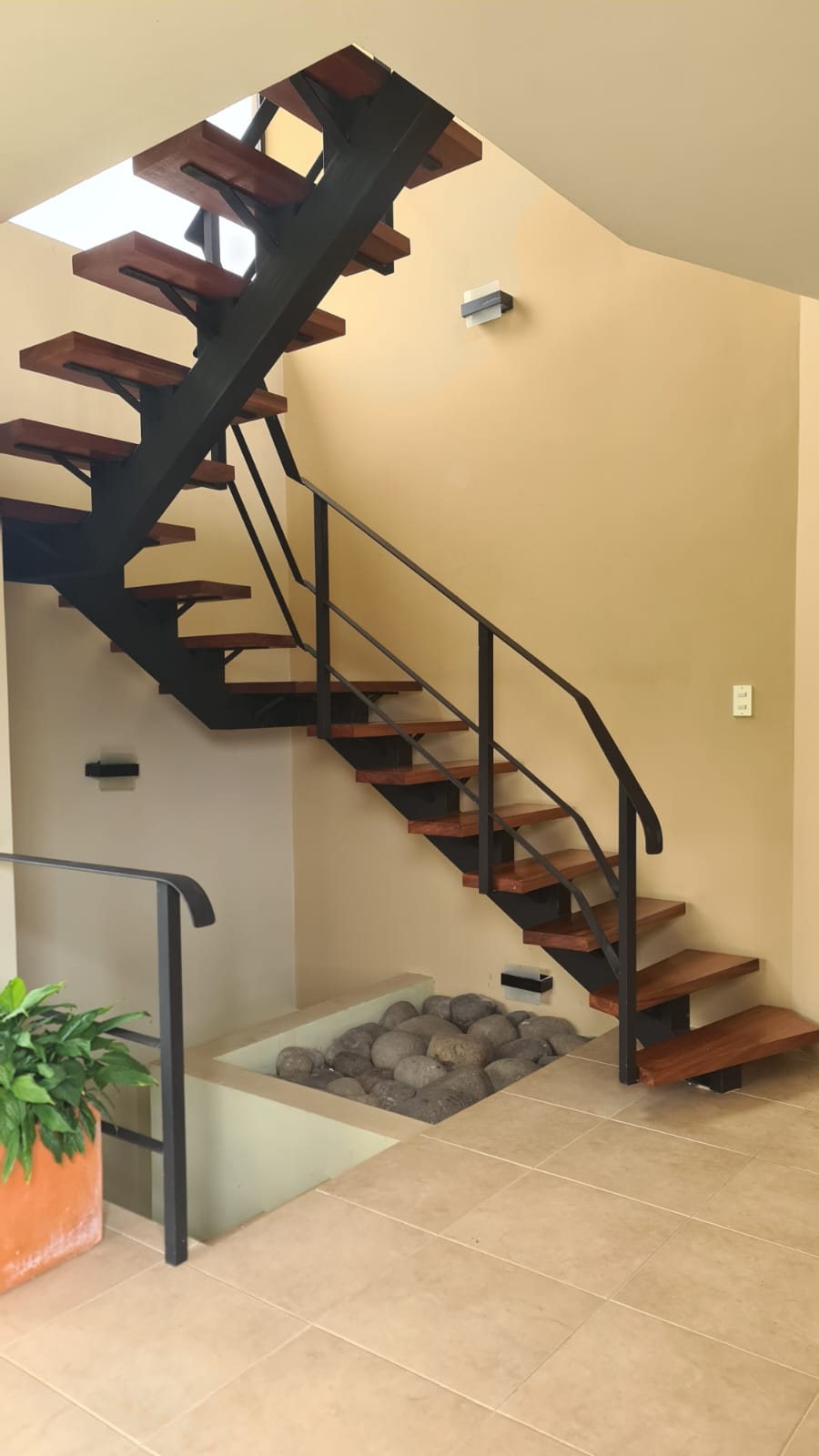 Furnished 3 Story, 2BD/2BA + Den Home in El Aguacate, Tilarán  photo 8