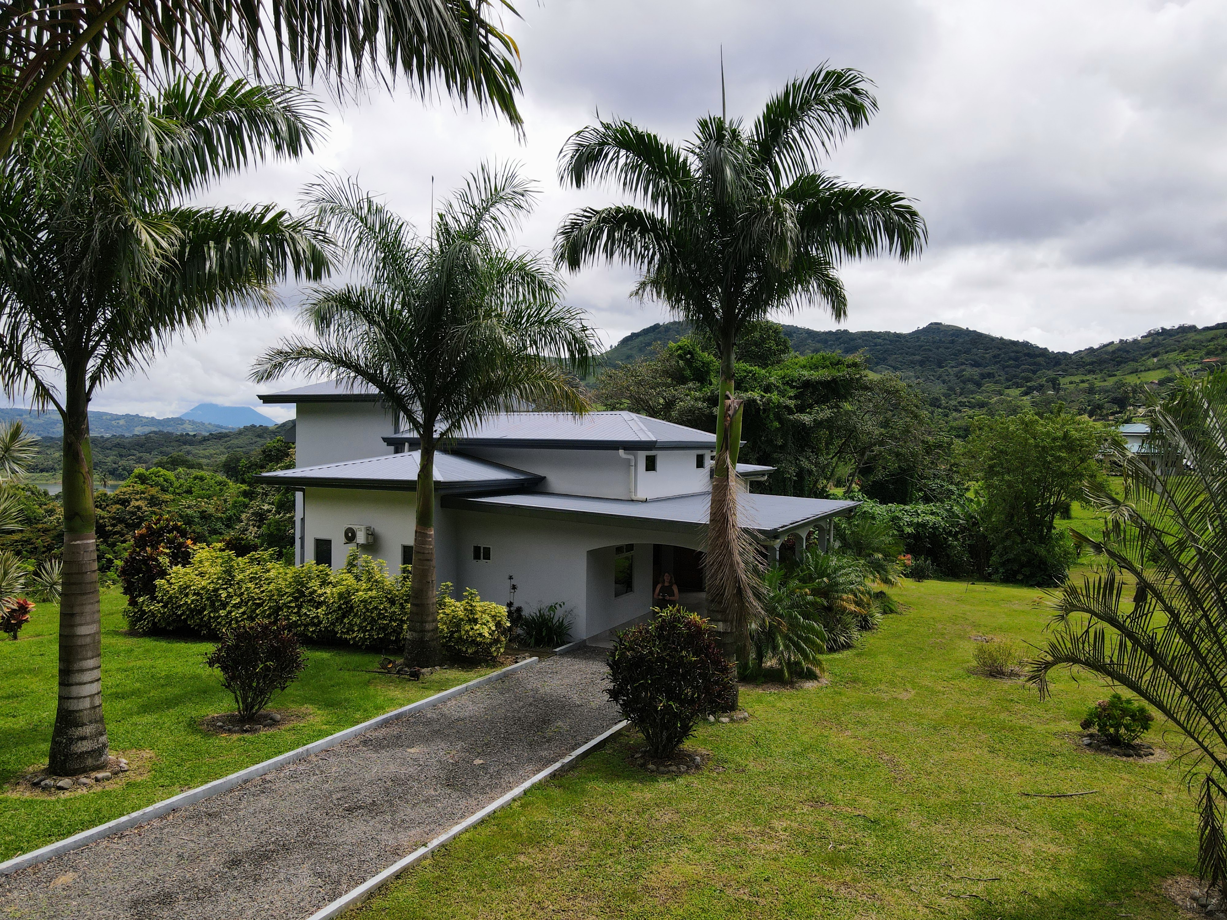 Stunning 2-Bedroom Home with Breathtaking Views of Lake Arenal & Arenal Volcano  photo 6