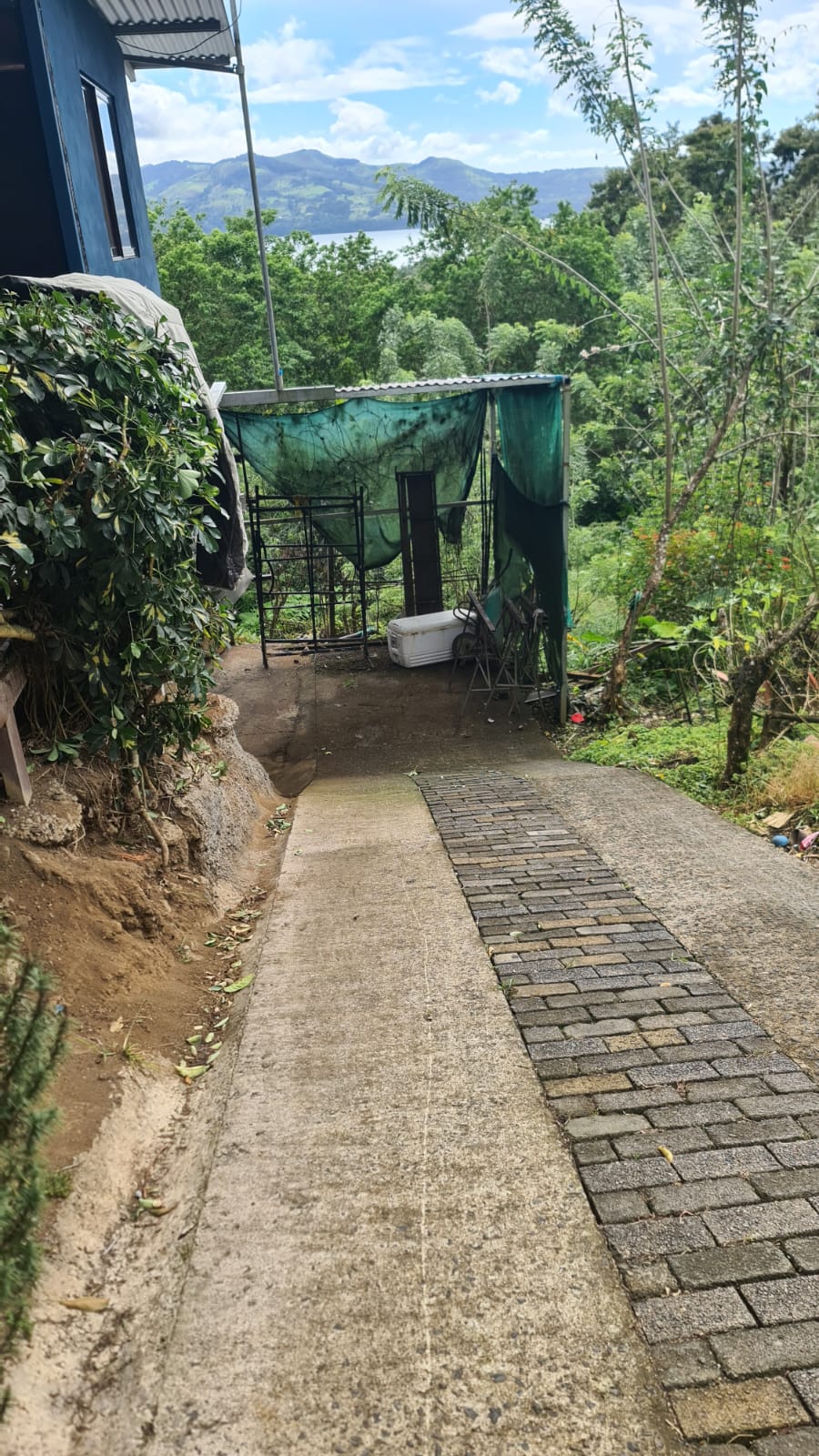 Modest, 4 Bedroom 2 Bathroom house Lake View in Nuevo Arenal photo 6