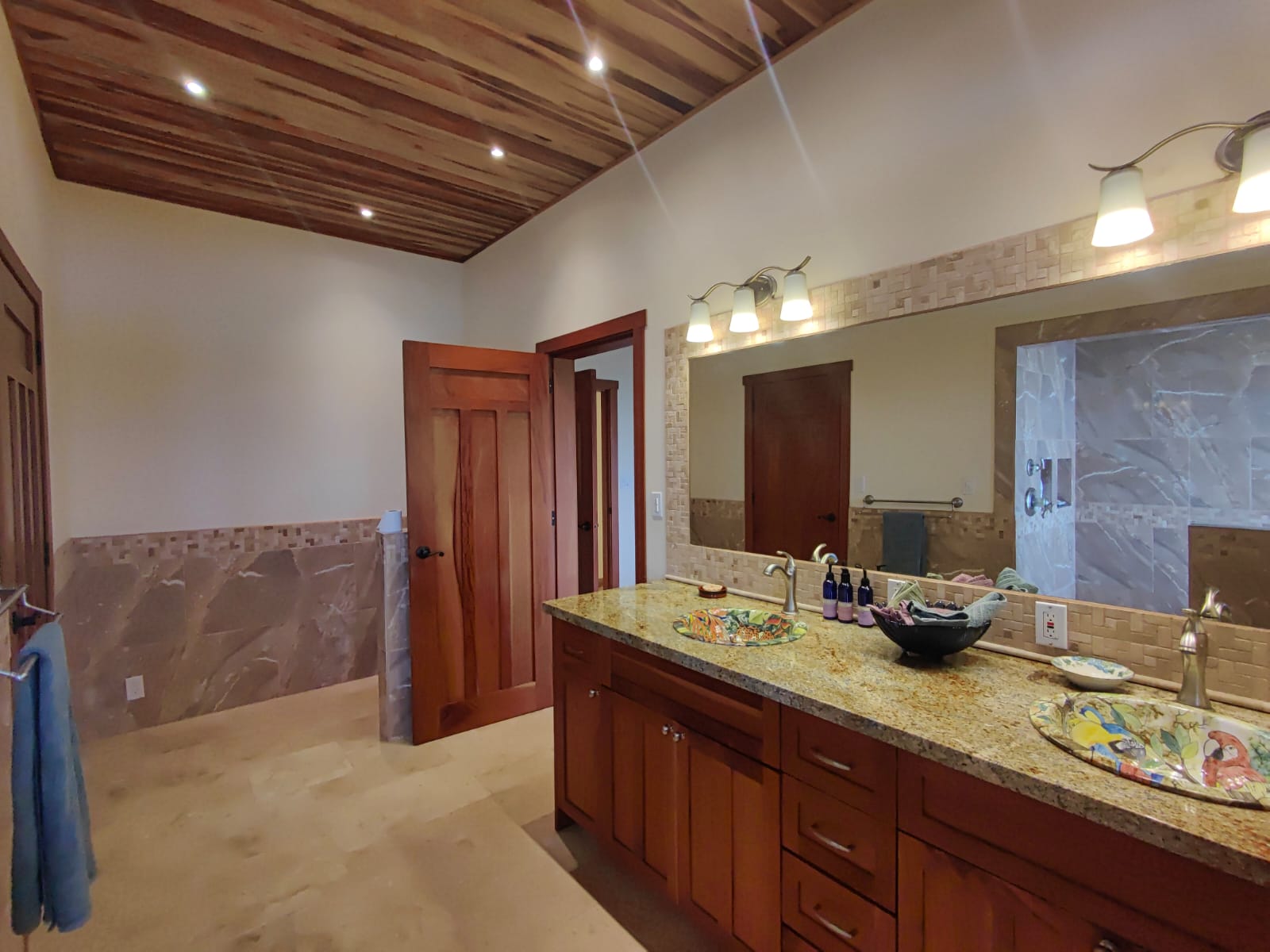 Luxury, Lake & Volcano View, 2BD/3BA Home in Gated Commuinty+1BD/1BA Apt photo 21