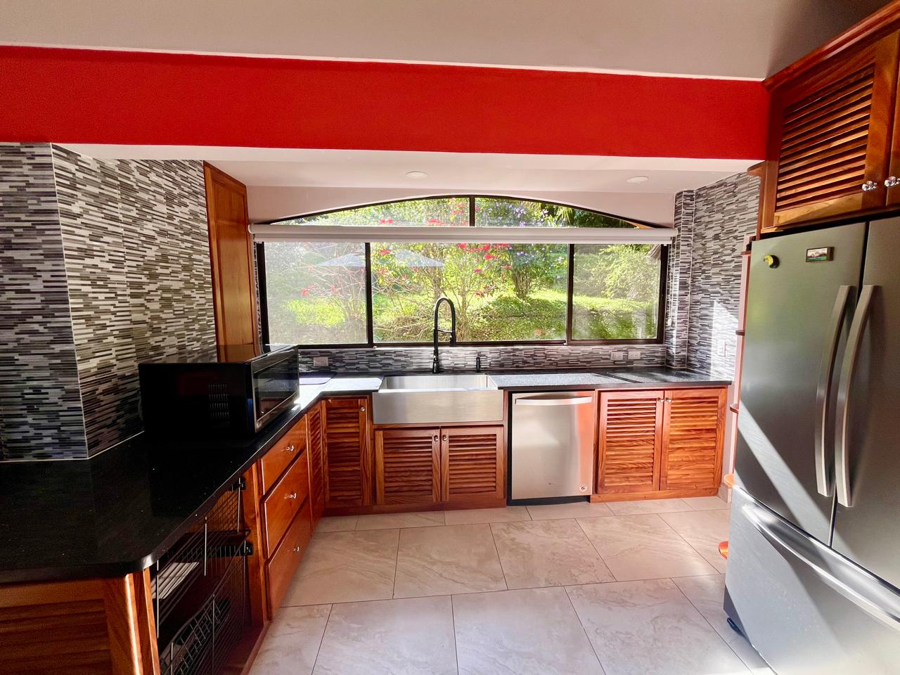 Beautiful Lake & Volcano View Home in Gated Community – Fully Furnished  photo 6