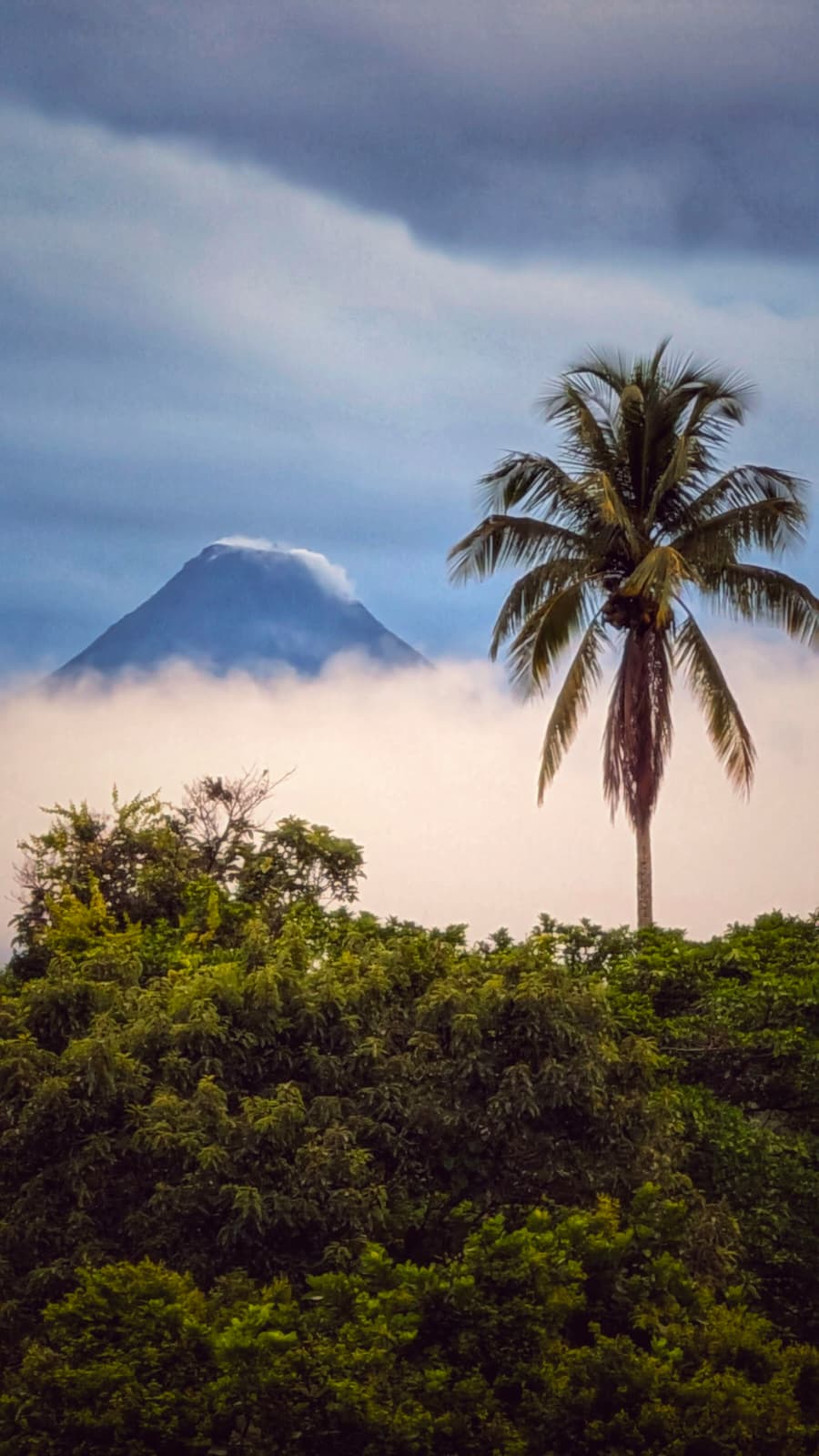 Beautiful Lake & Volcano View Home in Gated Community – Fully Furnished  photo 32