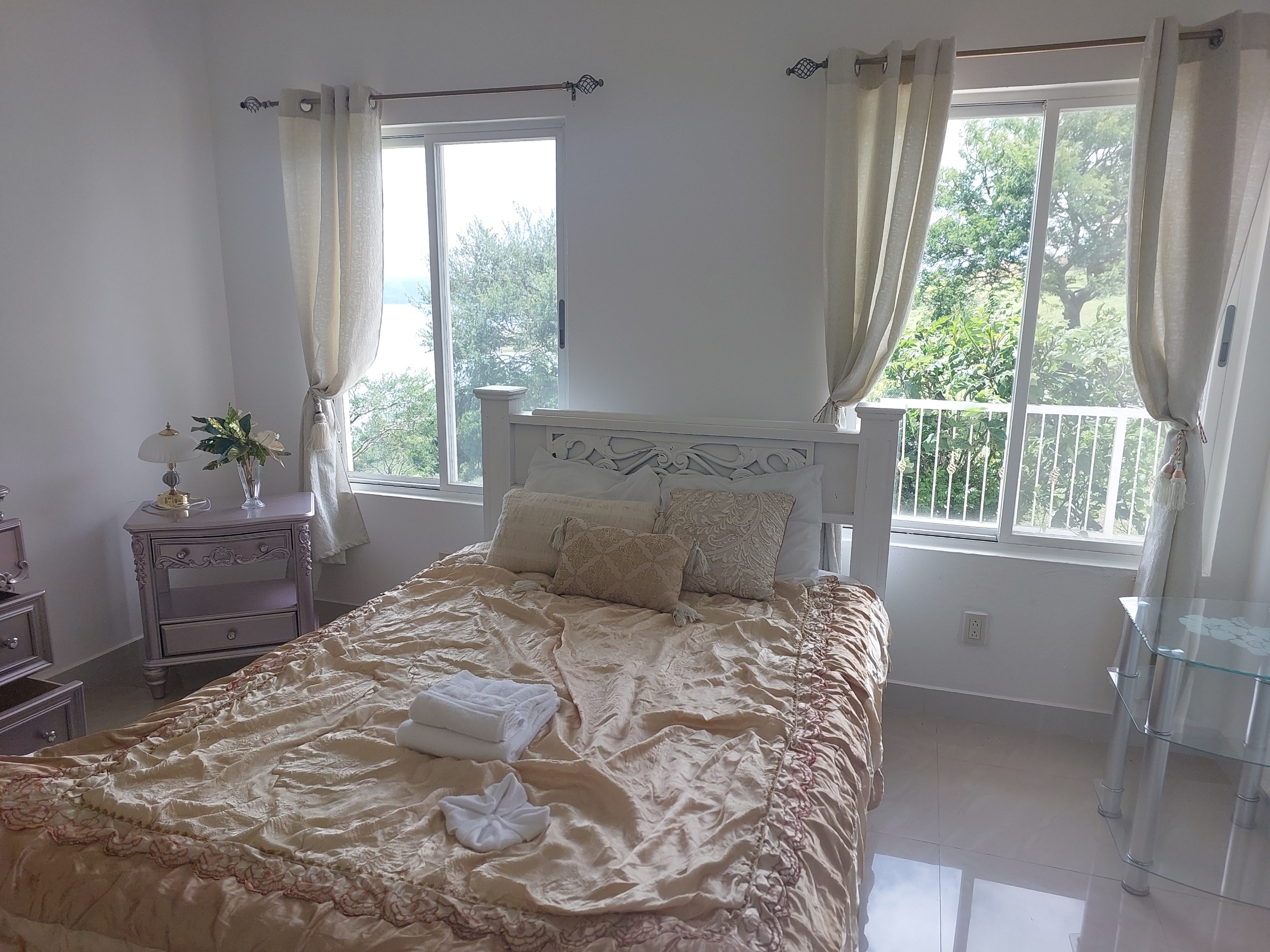 Luxury 7.41 Acre Estate 13 BD 10 BA w/ beautiful views of Lake Arenal & the Volcano  photo 36