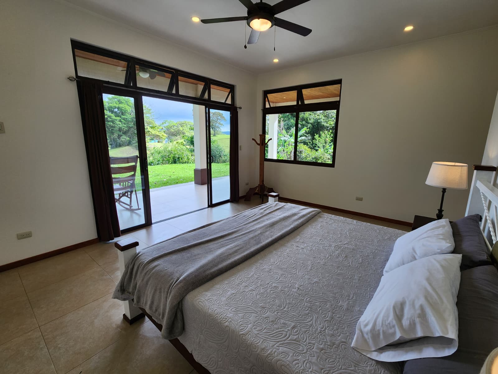 Beautiful Furnished Home 2BD 2.5 BA w/ Lake View in Nuevo Arenal photo 18