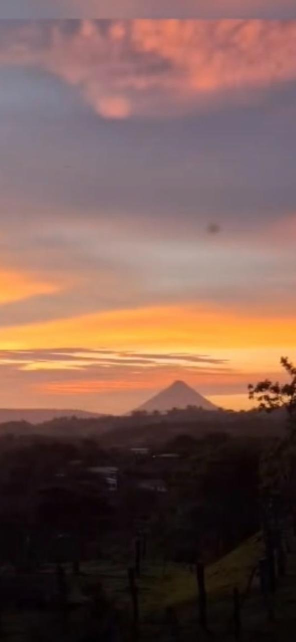 24,500 m2 Lot with Spectacular Lake and Volcano Views in Tronadora photo 7