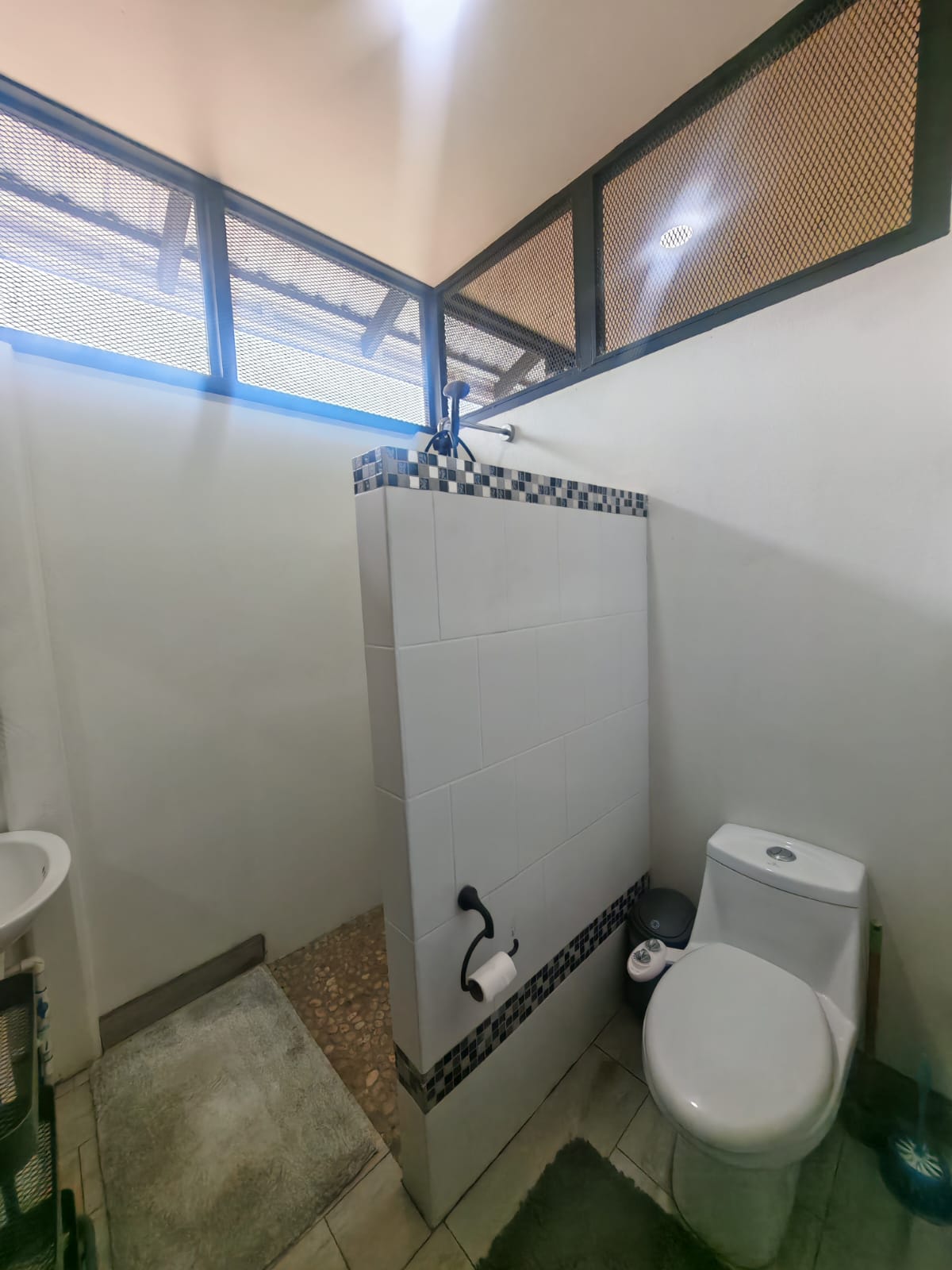 Spacious & Stylish Home 3BD 2BA + Apartment, Fully Furnished In Tronadora photo 19