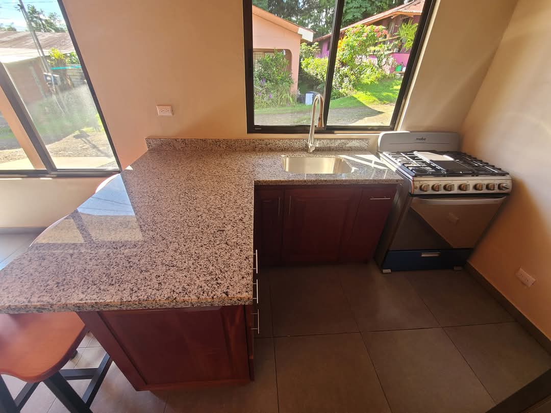 Charming Home 2BD 1BA in a Quiet Neighborhood Near Lake Arenal Park  photo 6