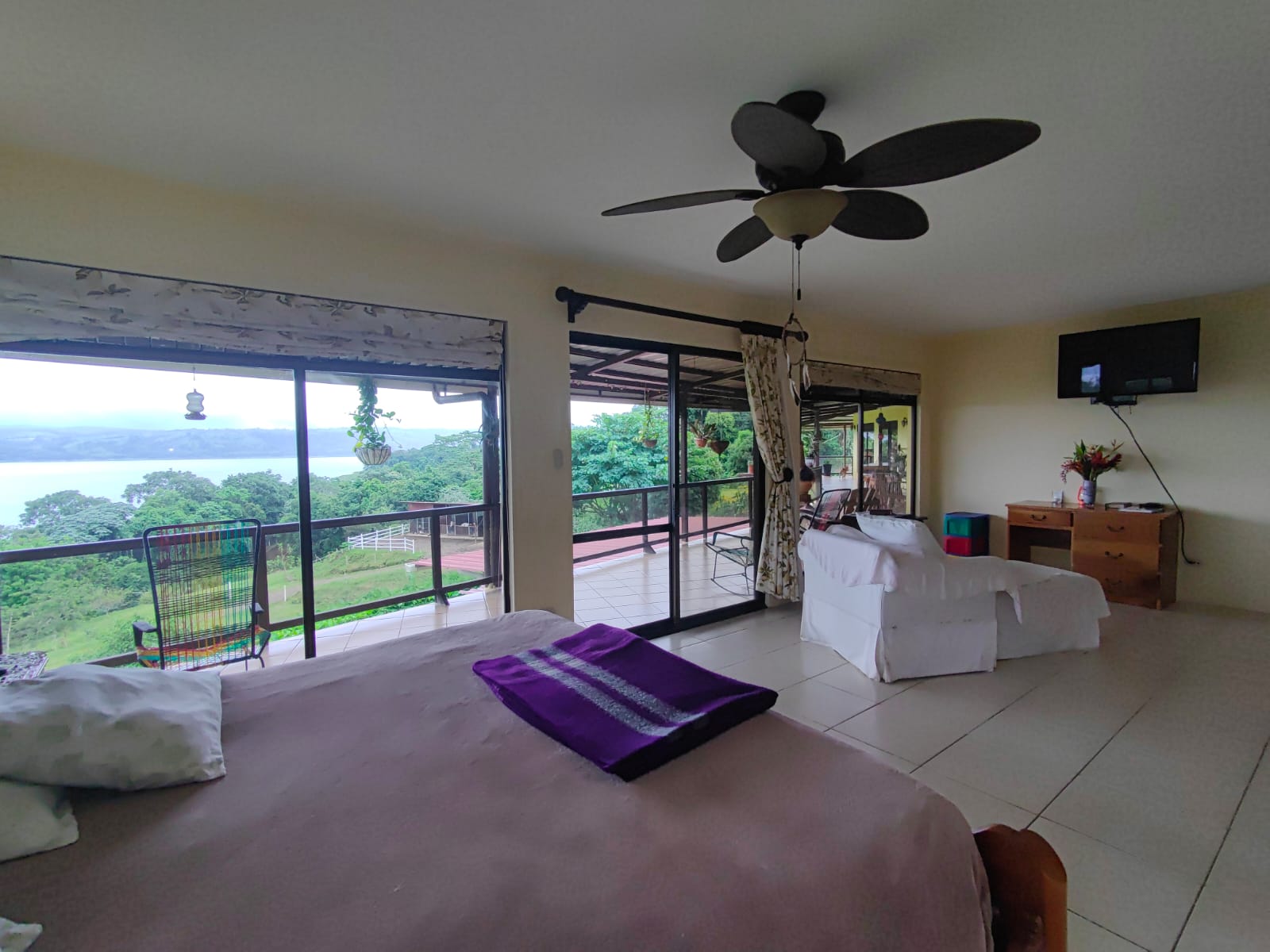 Sprawling, 2 BD/2 BA Home+Office+Apt+Stables+Green House in Tronadora photo 19