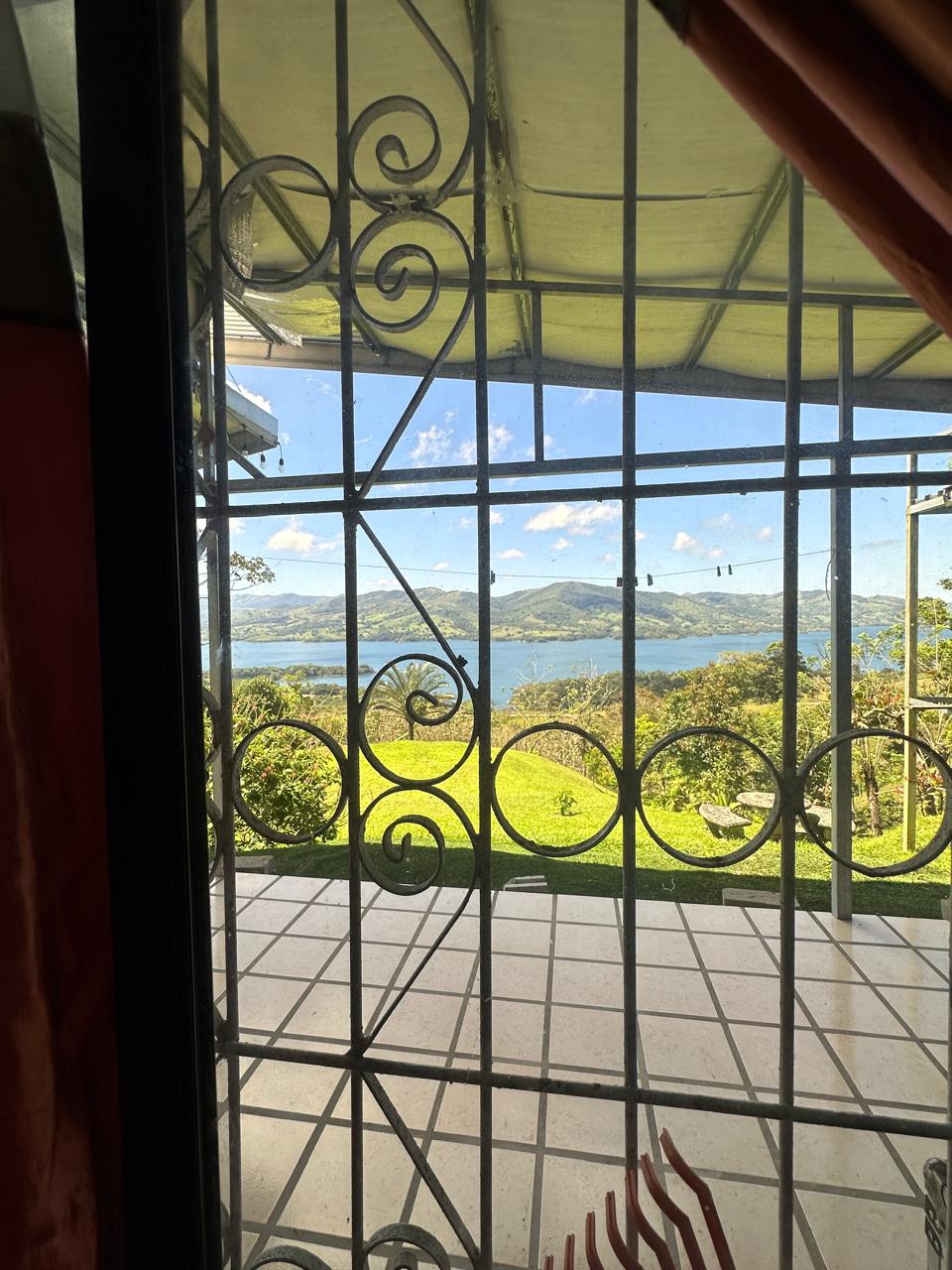 Lovely 3-Bedroom 2 Bathroom Home with Panoramic Lake & Mountain Views  photo 12