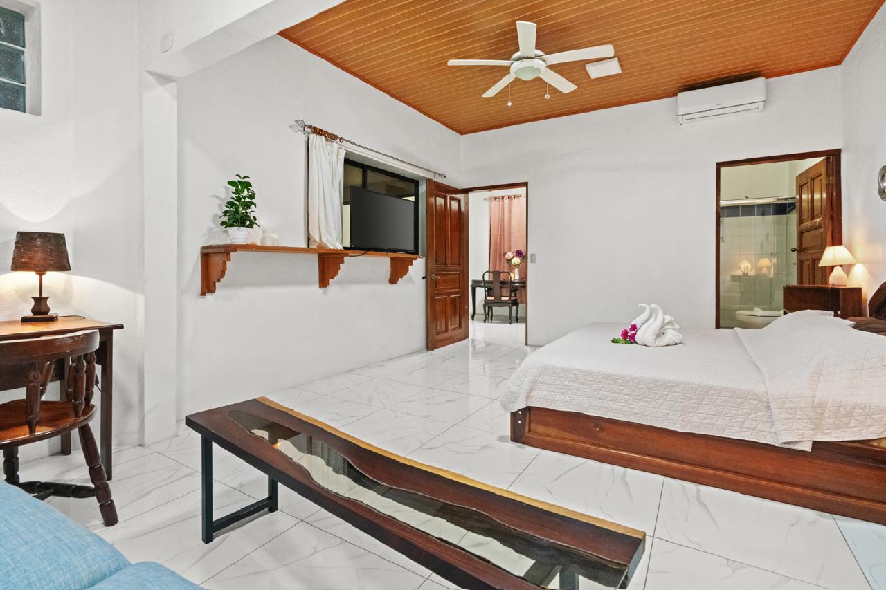 Luxury 19-Bedroom Property with Pools, Gardens & Stunning Ocean Views  photo 22