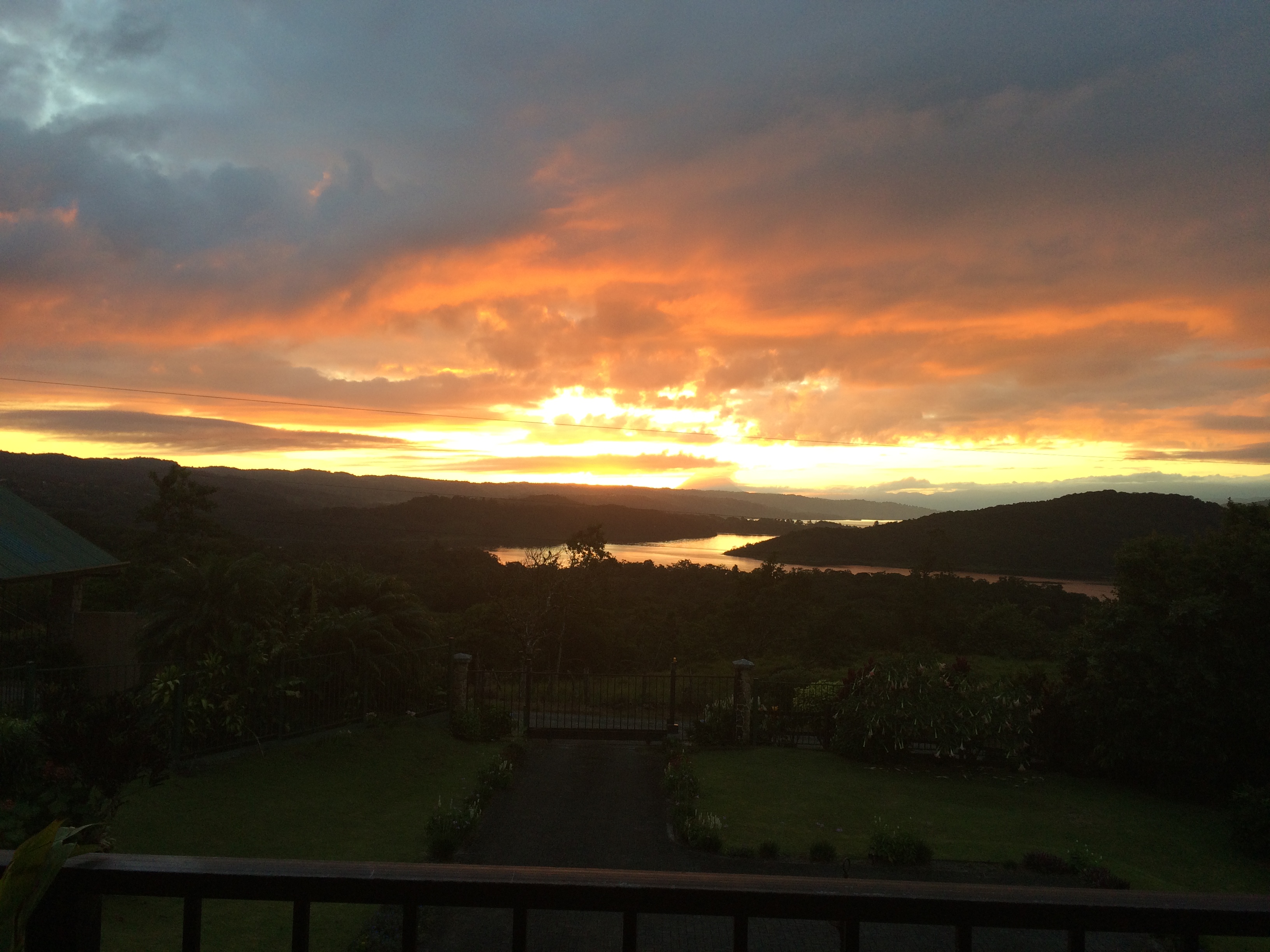 Stunning 374 m² 3BD 3BA Home with Expansive Lake and Volcano Views photo 43