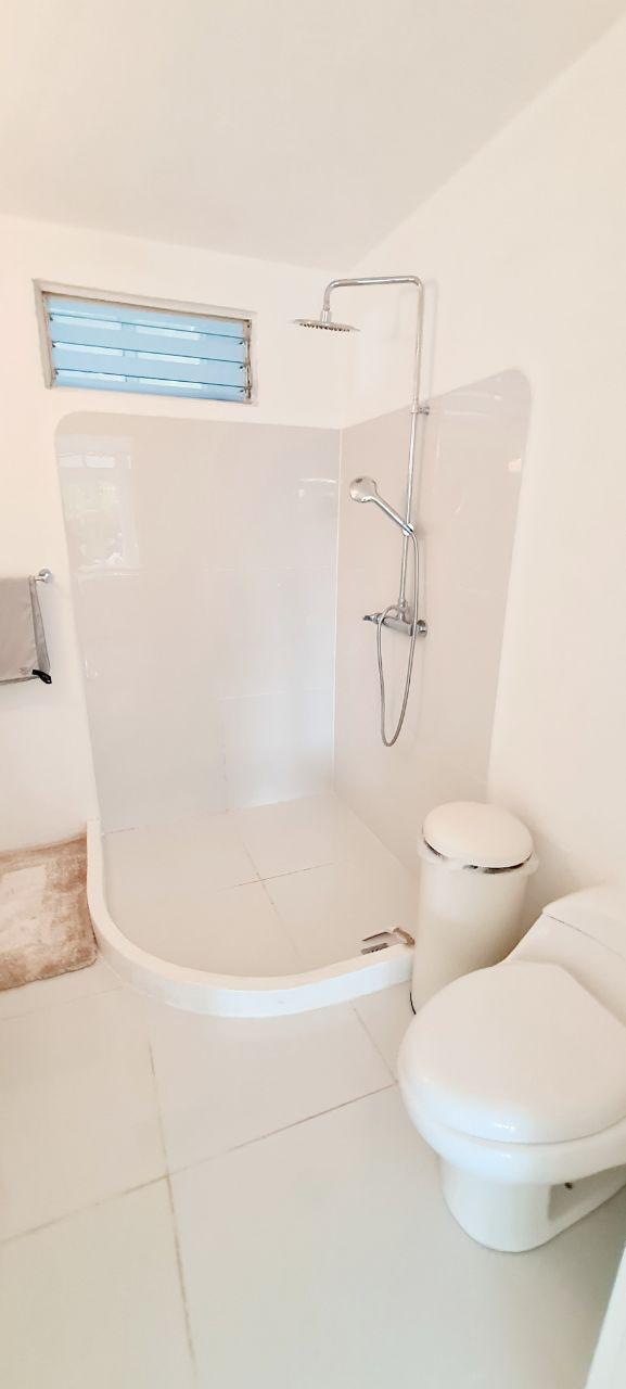 Lakeview Home 4BD 2BAw/ Lake Access, Development Potential & BMW  photo 9